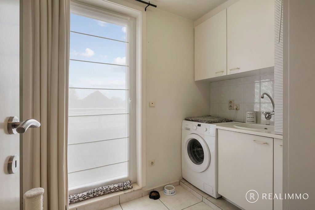 Duplexappartement met ruim terras in hartje Stasegem foto 8
