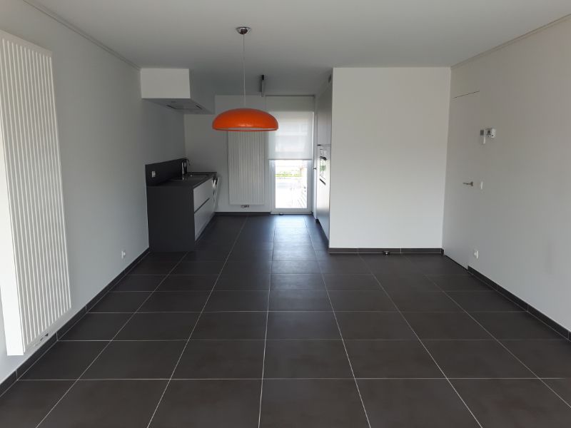 Roeselare centrum : Prachtig instapklaar nieuwbouwappartement voorzien van 2 slaapkamers en zuidgericht terras. (maximale bewoning 3 personen) foto 2