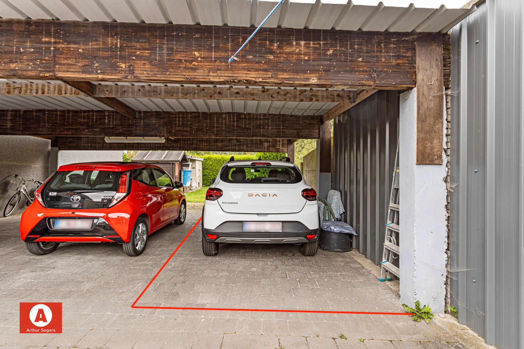 Gelijkvloers appartement met autostaanplaats, terras en tuin foto 14