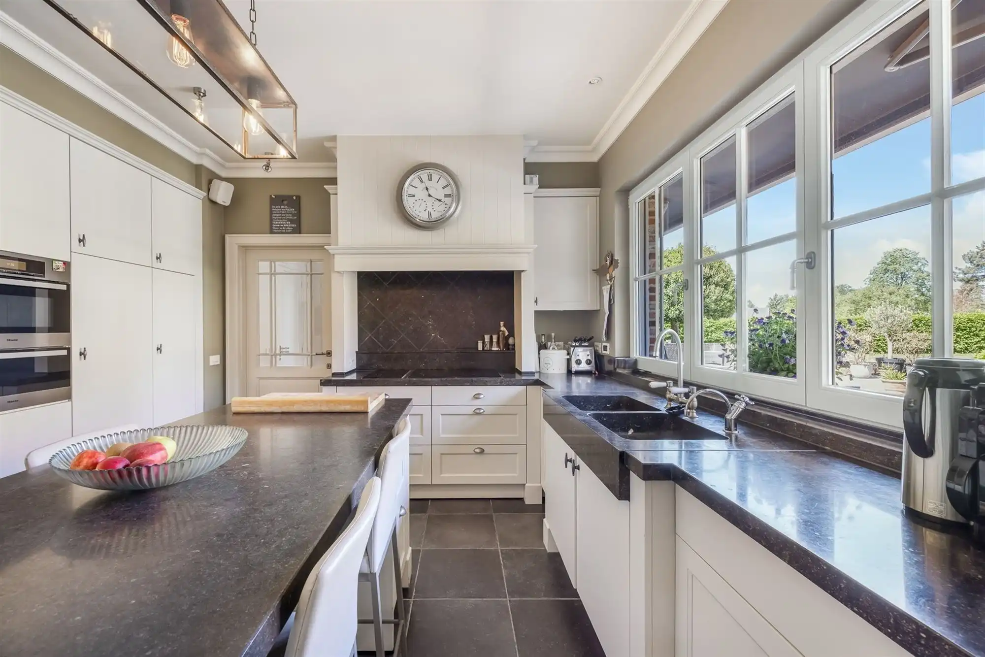 UNIEK EIGENDOM TE PAAL OP PERCEEL VAN MAAR LIEFST 1,2 HECTARE foto 32