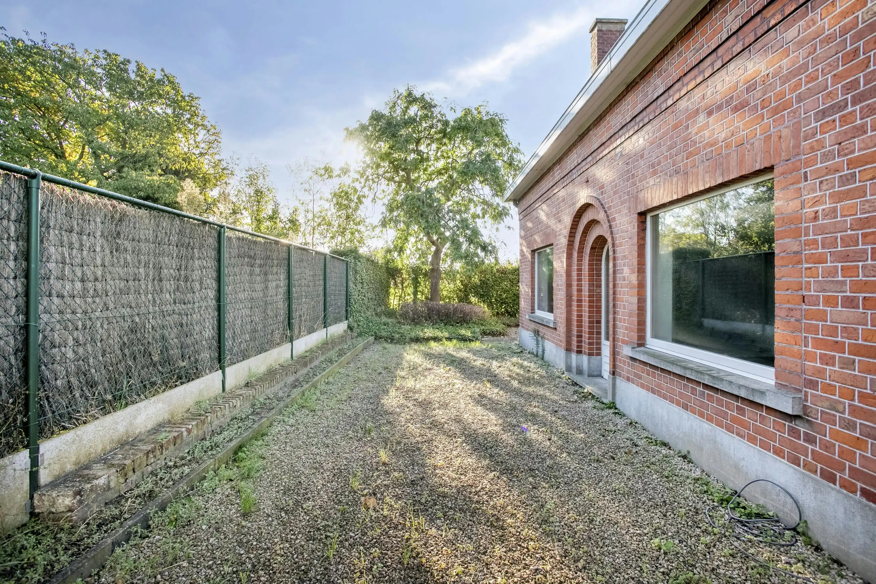 Huis met kantoorruimte en atelier te koop in Waregem foto 2