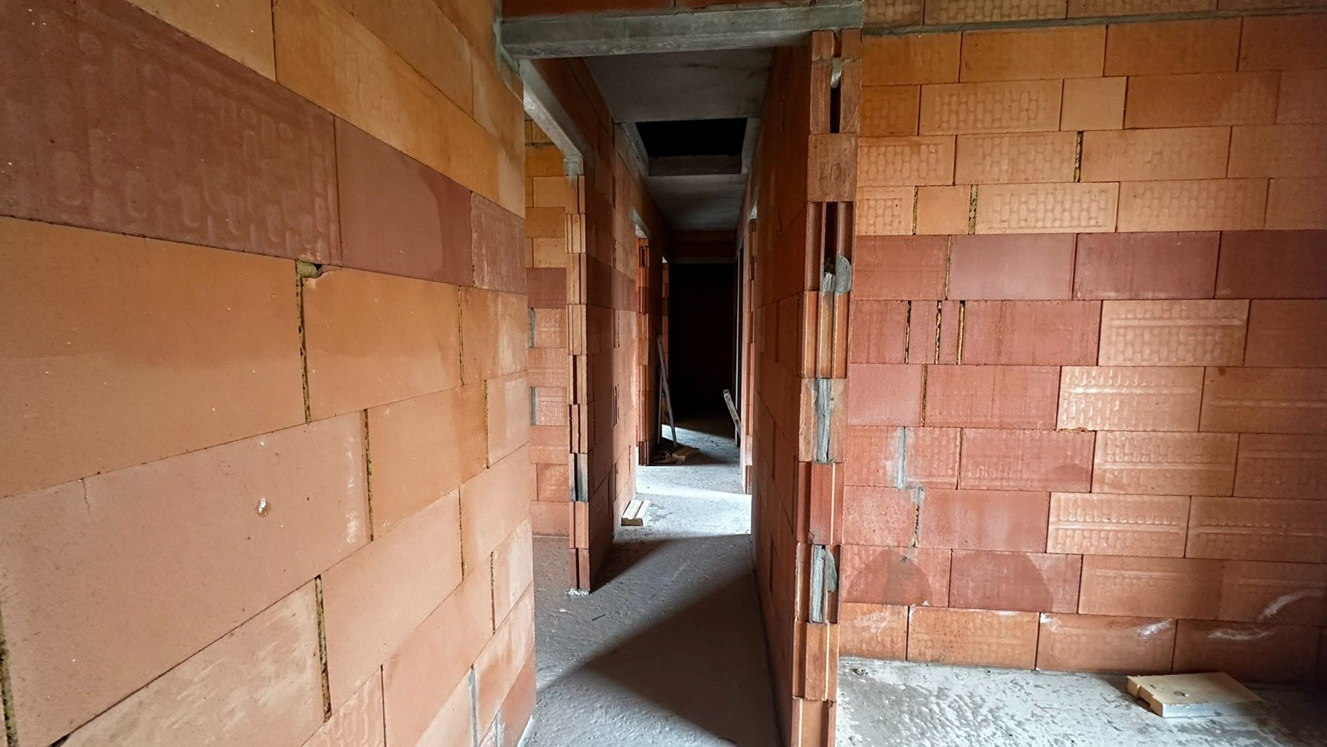 Te koop in Waasmunster: Moderne villa met vier slaapkamers foto 24