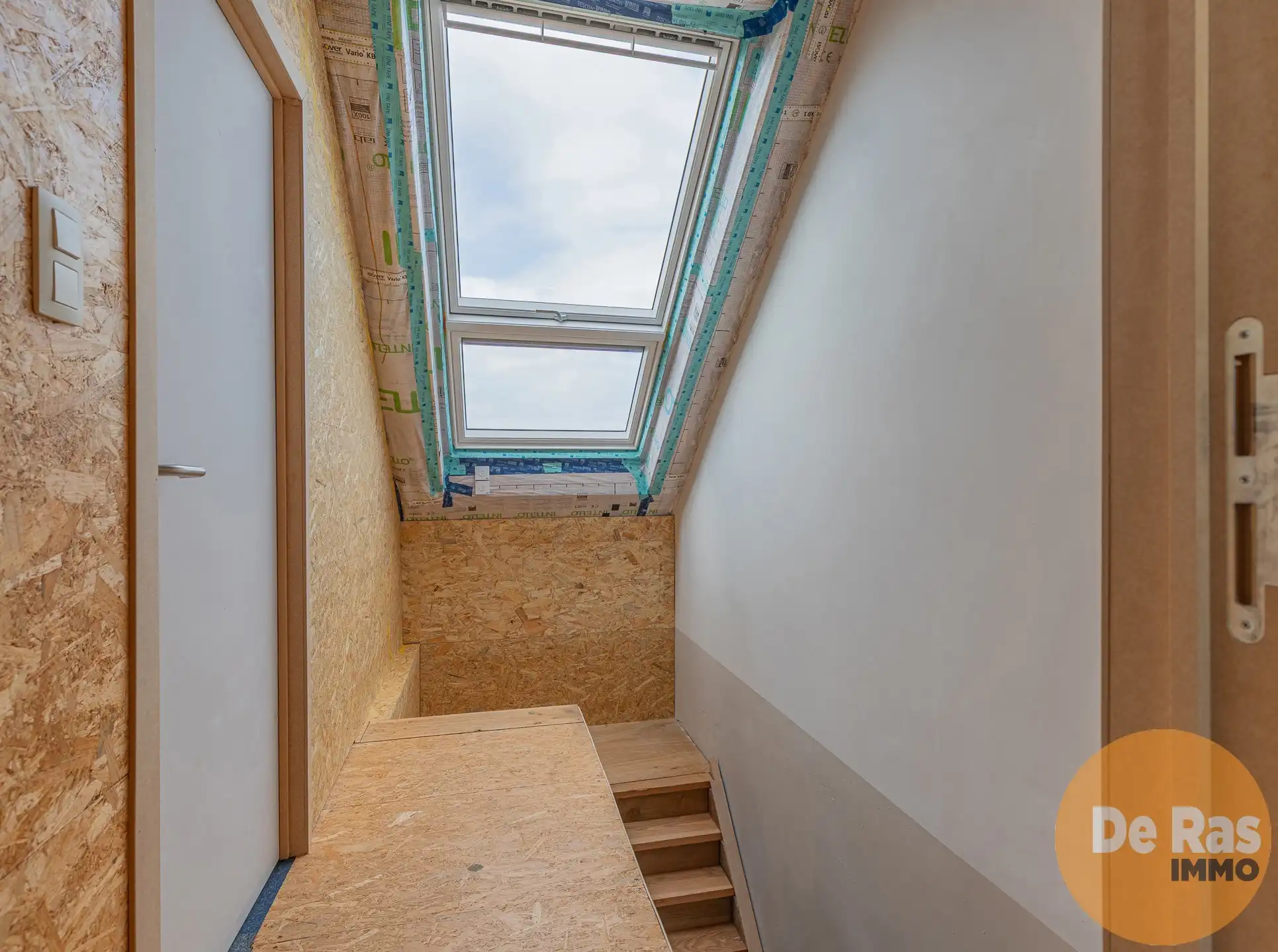 BURST - Ruime gezinswoning met 5 slaapkamers, garage en tuin foto 18