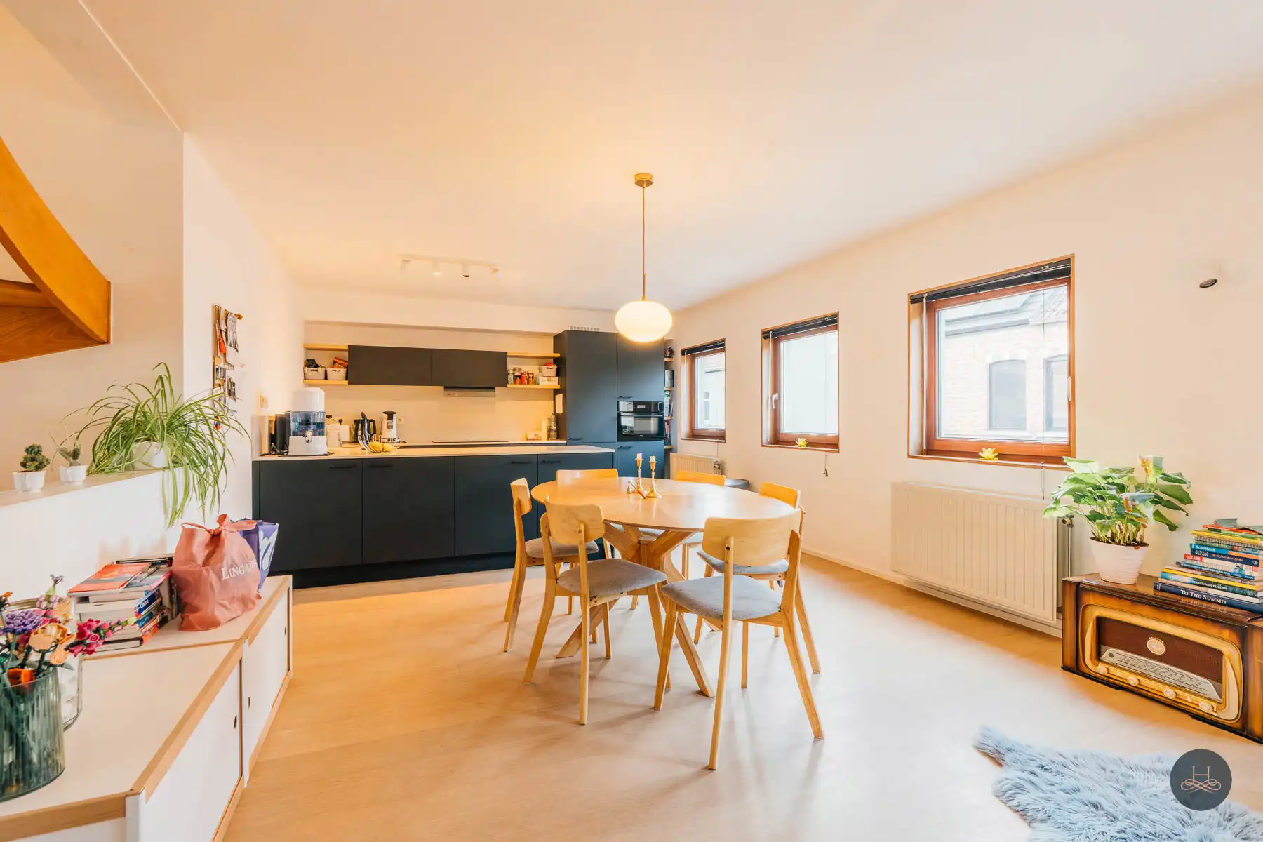 Uniek, instapklaar appartement met grote tuin op toplocatie foto 6