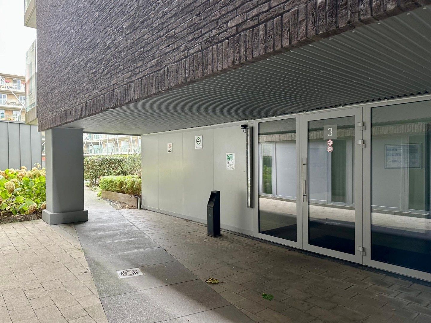 Rustig gelegen appartement vlakbij station Brugge, omringd door groen foto 12