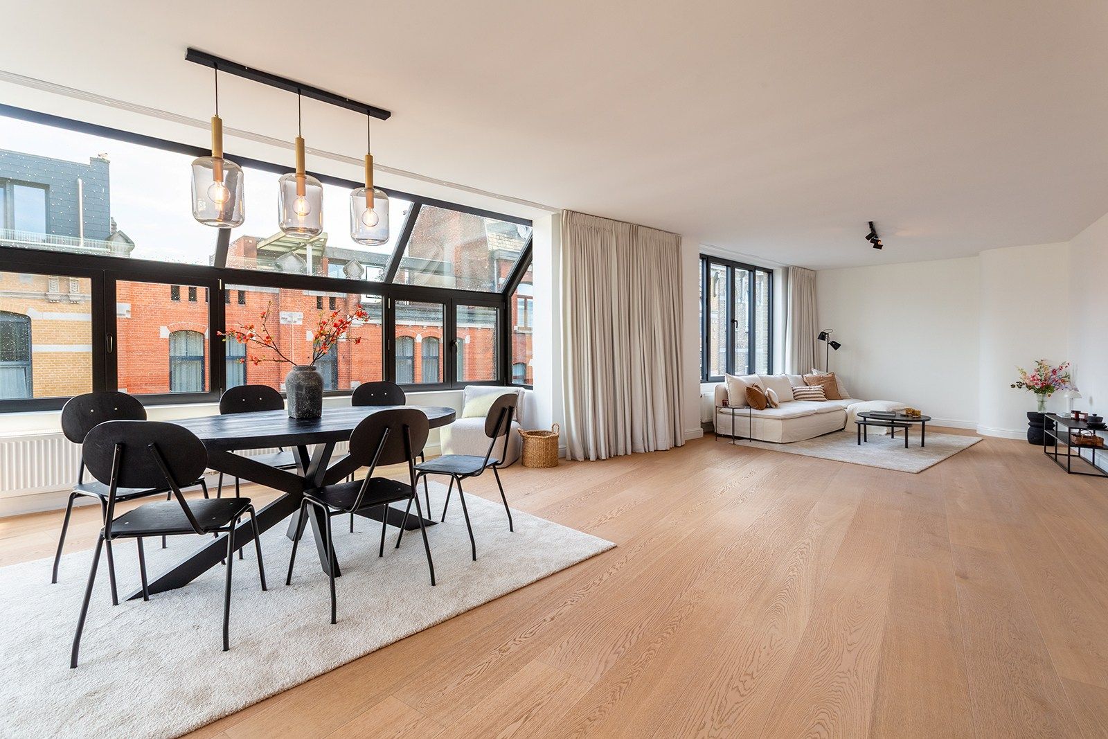 Penthouse met zonneterras in hartje Berchem foto {{pictureIndex}}