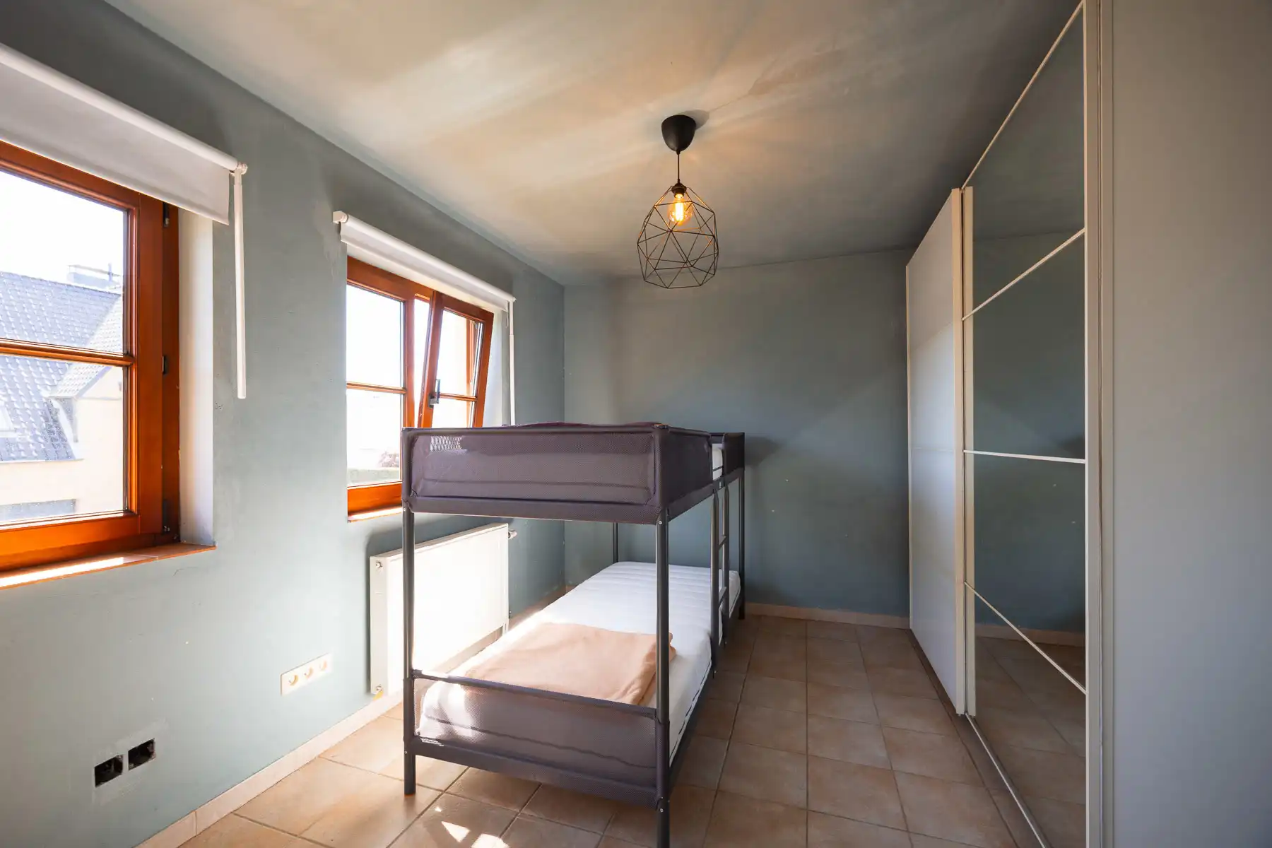 Rustig gelegen ruime villa in Spaanse stijl met grote tuin foto 26