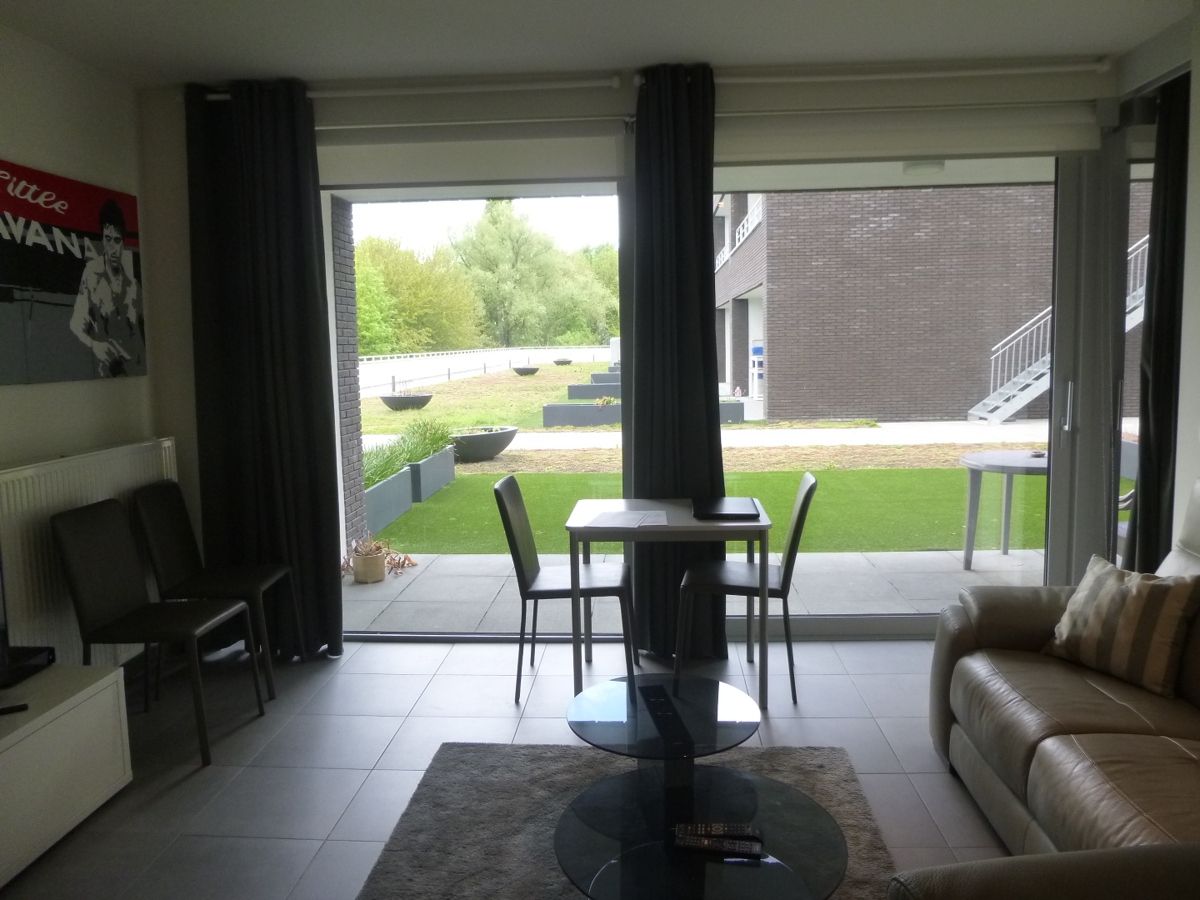 Toffe  studio MET APARTE SLPK +  terras en tuin foto 3