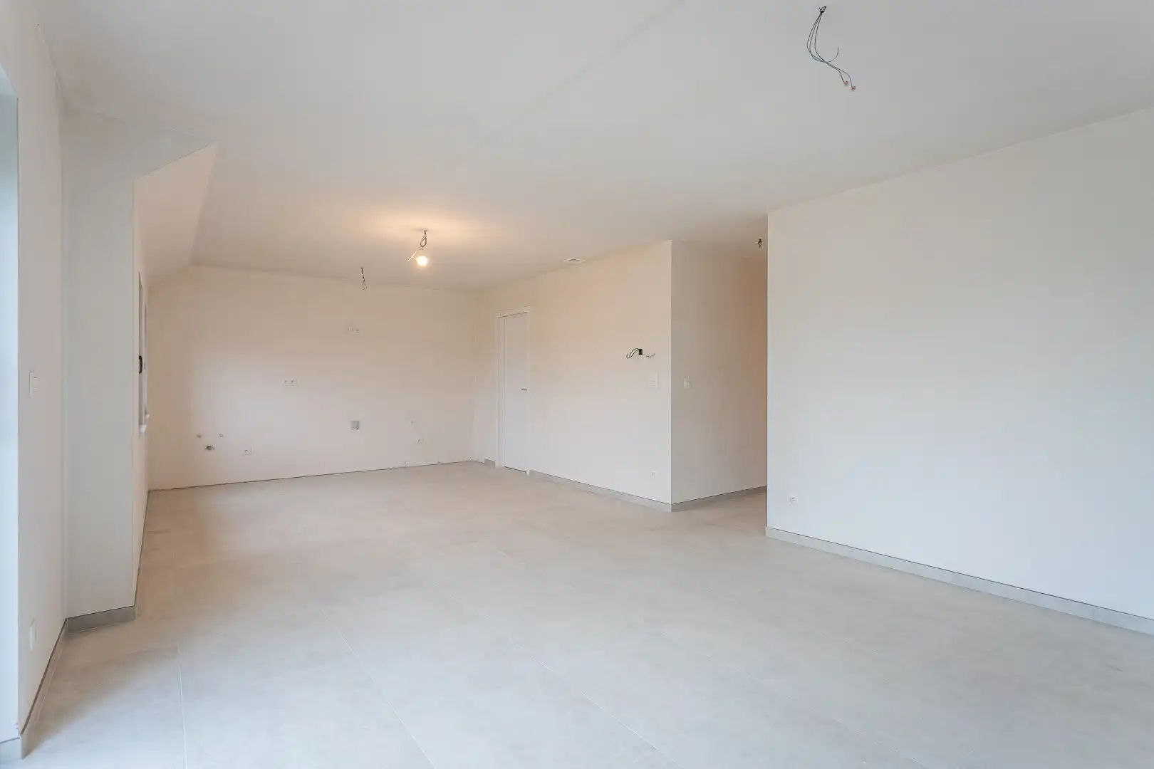 Duplex 3 slpk, terras en 2 autostaanplaatsen foto 7