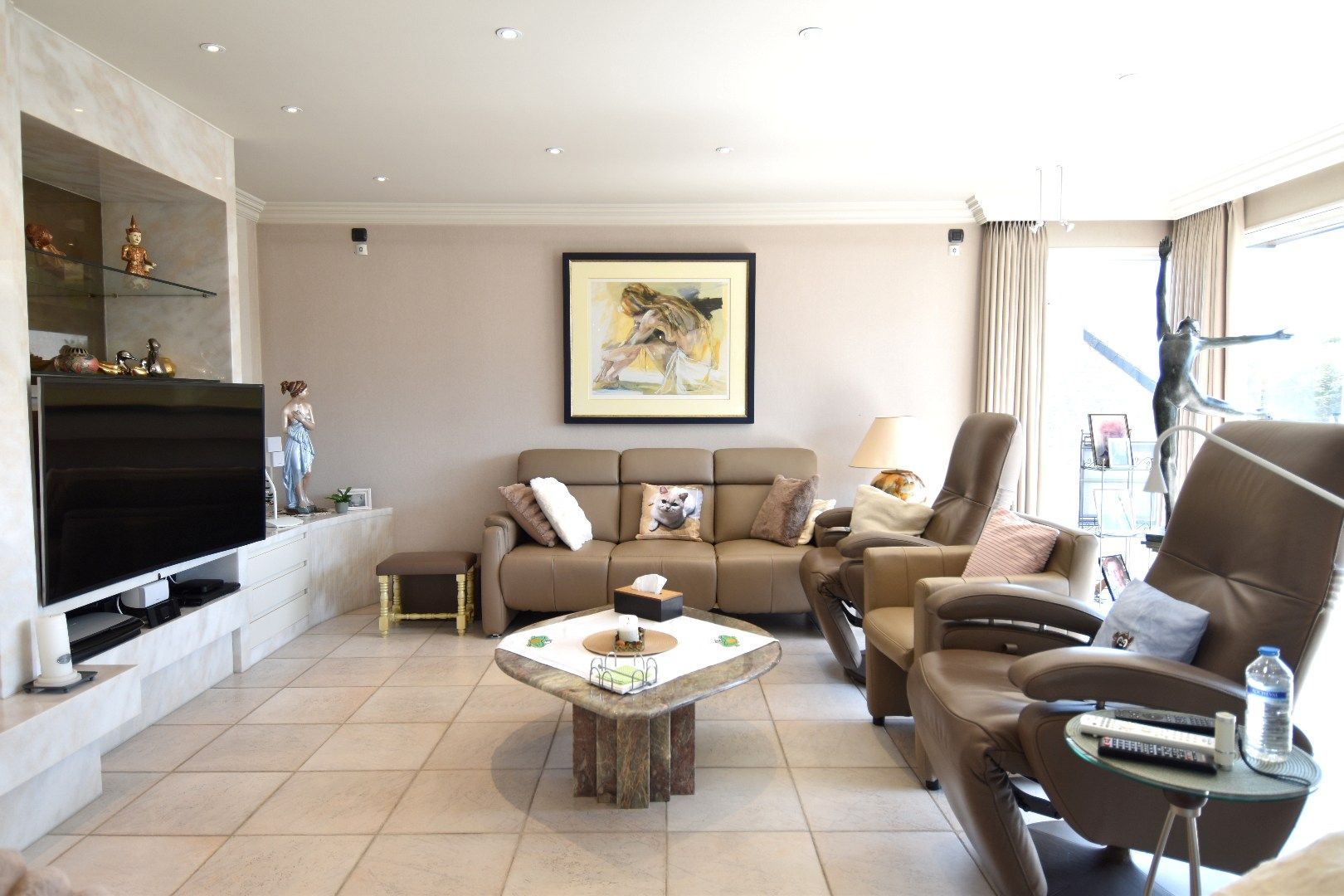 Instapklare villa met 5 slaapkamers én grote handelsruimte te koop in Gullegem foto 8