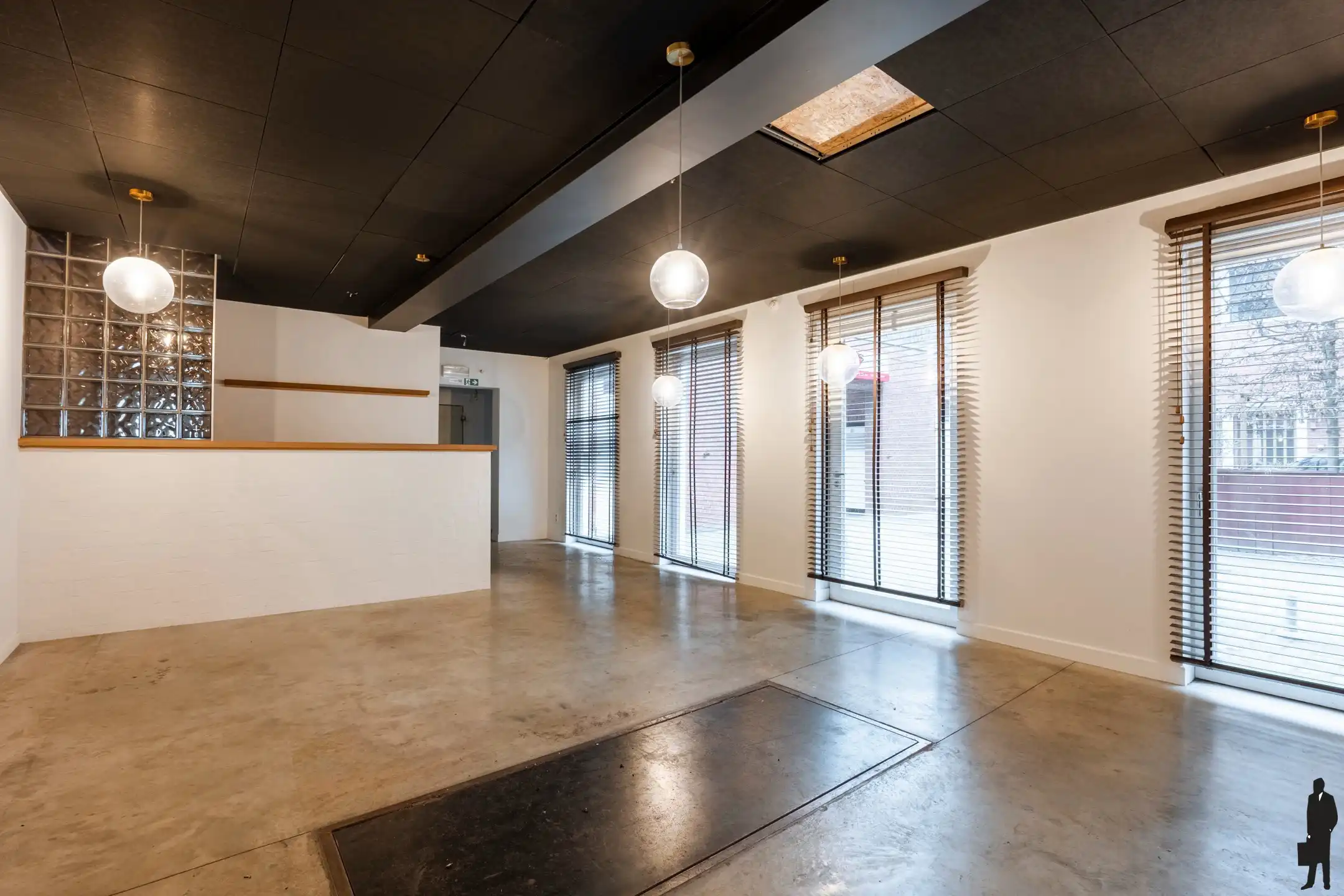 Kantoor/handelsruimte in het hartje van Hoogstraten foto 5