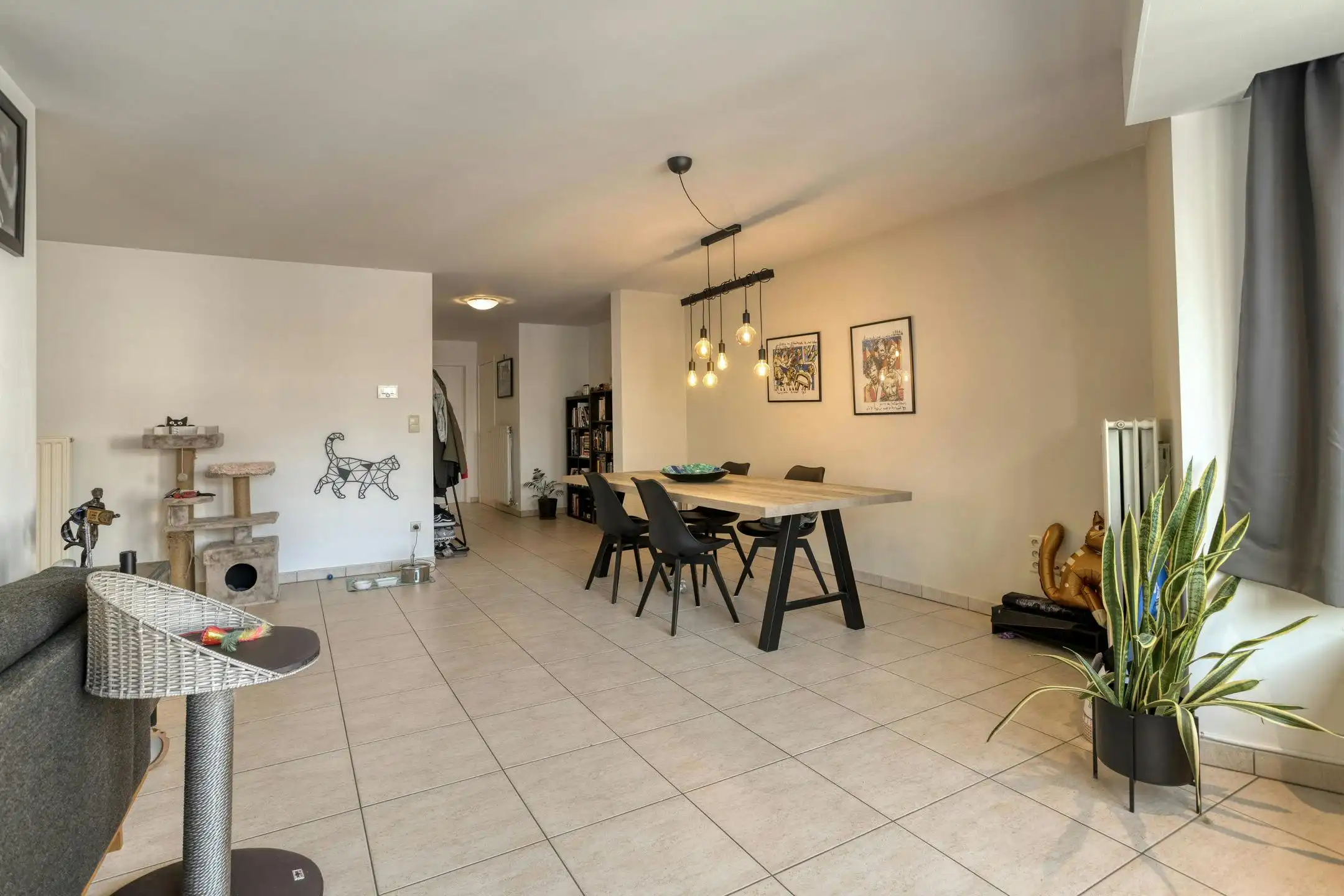 Ruim 3 slaapkamer appartement te koop in centrum Knokke foto 2