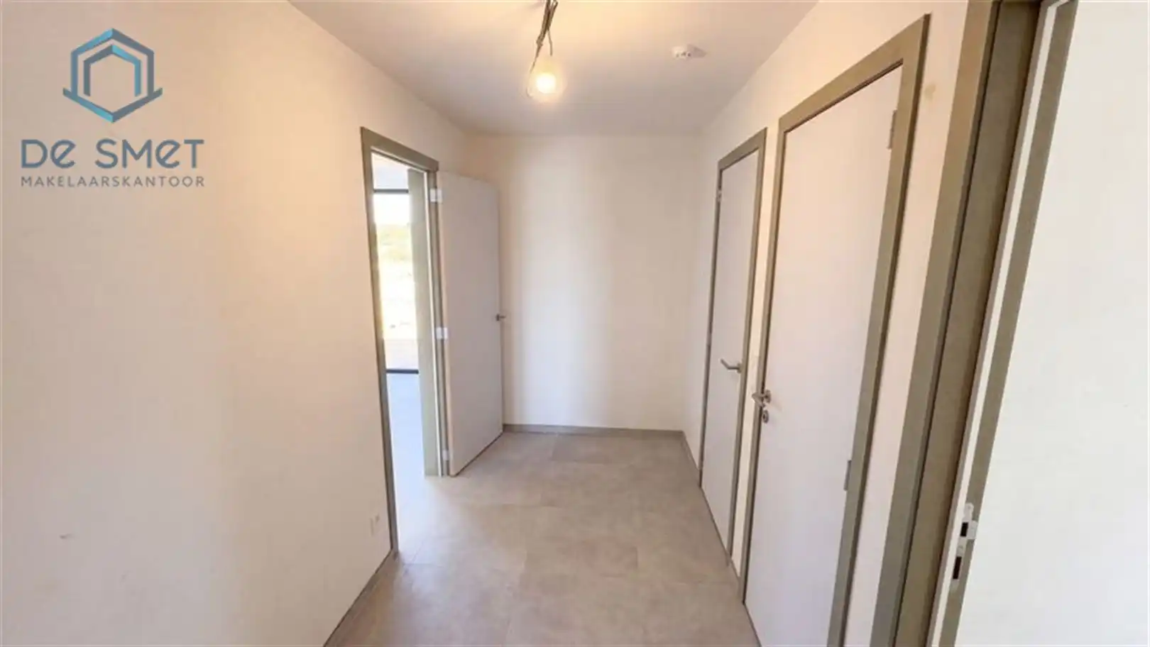 INSTAPKLAAR DAKAPPARTEMENT MET 2 SLAAPKAMERS, ZONNEPANELEN & MOGELIJKHEID TOT EXTRA RUIMTE foto 15