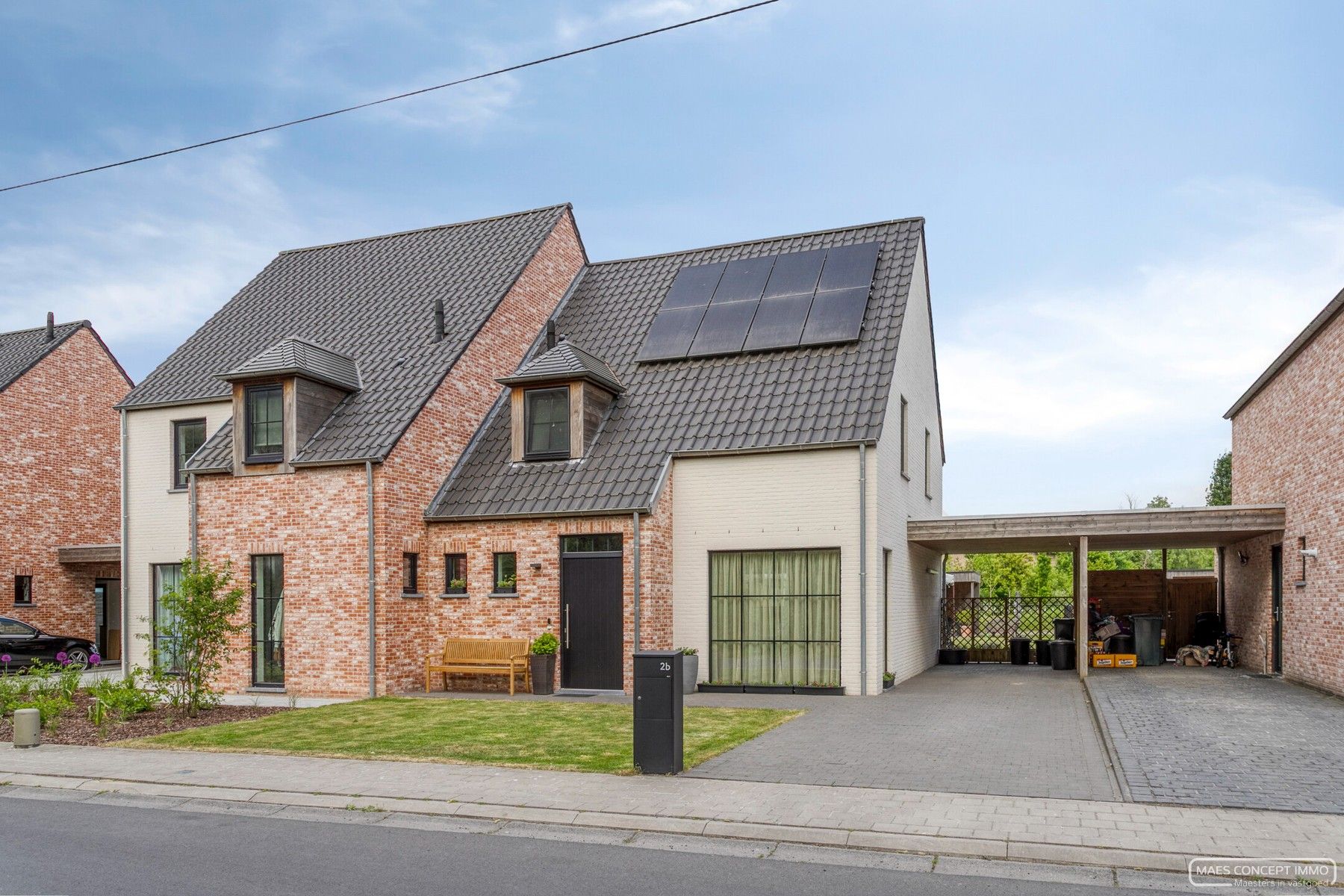 Moderne, energiezuinige woning in Moen — interessante investeringsopportuniteit! foto {{pictureIndex}}