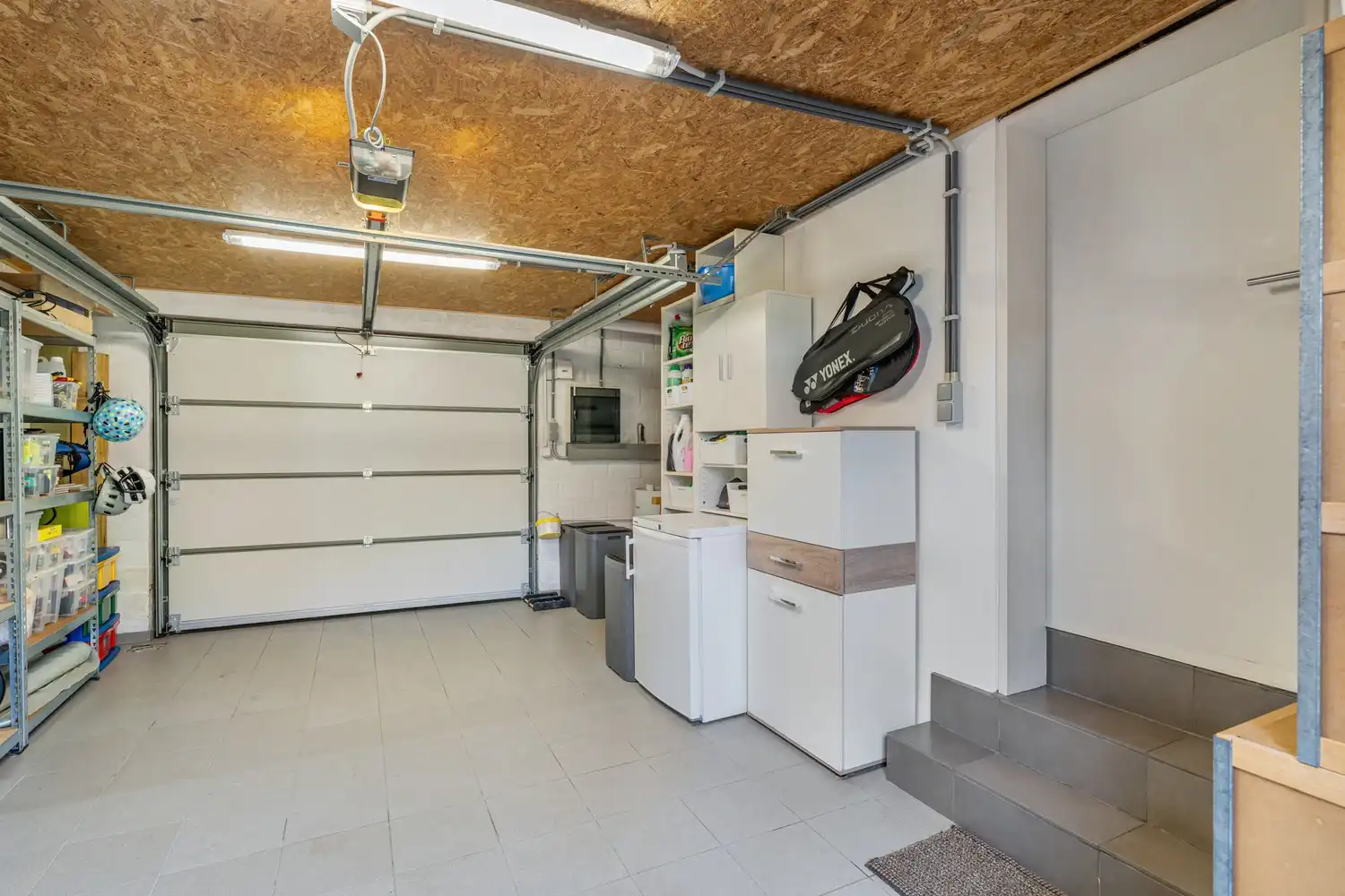 Karaktervolle gezinswoning met 4 slaapkamers in de gegeerde Matadiwijk foto 19