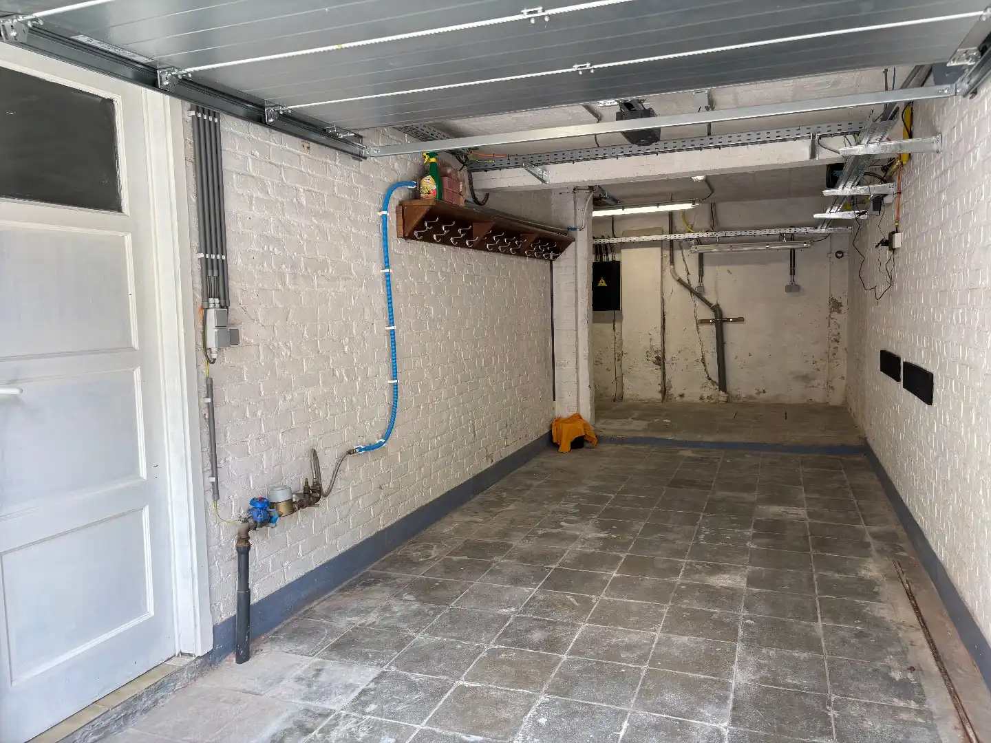 Gerenoveerde woning met garage nabij het centrum! foto 13