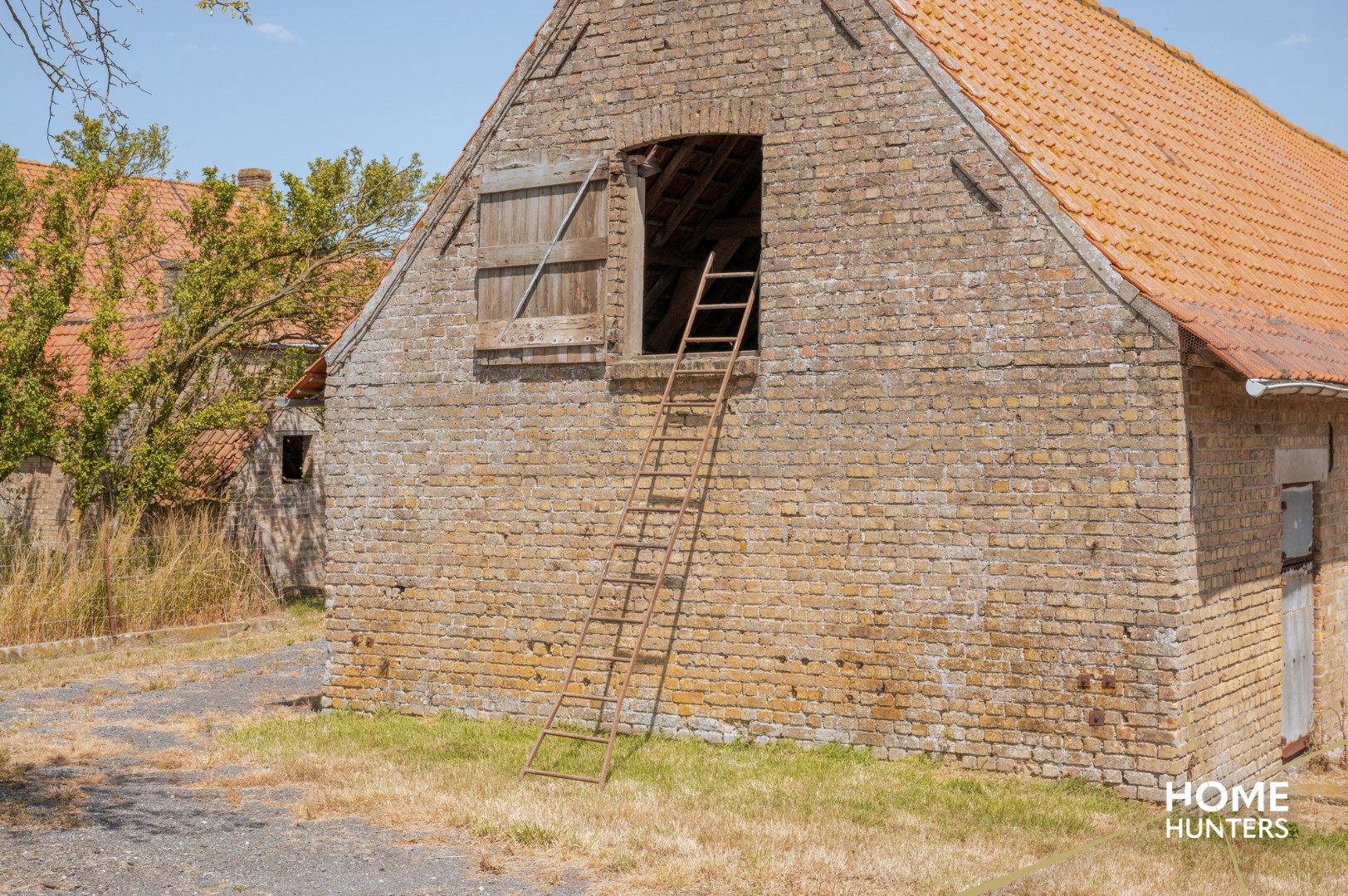 Prachtige U-hoeve op idyllische locatie met bouwvergunning te Izenberge  foto 13