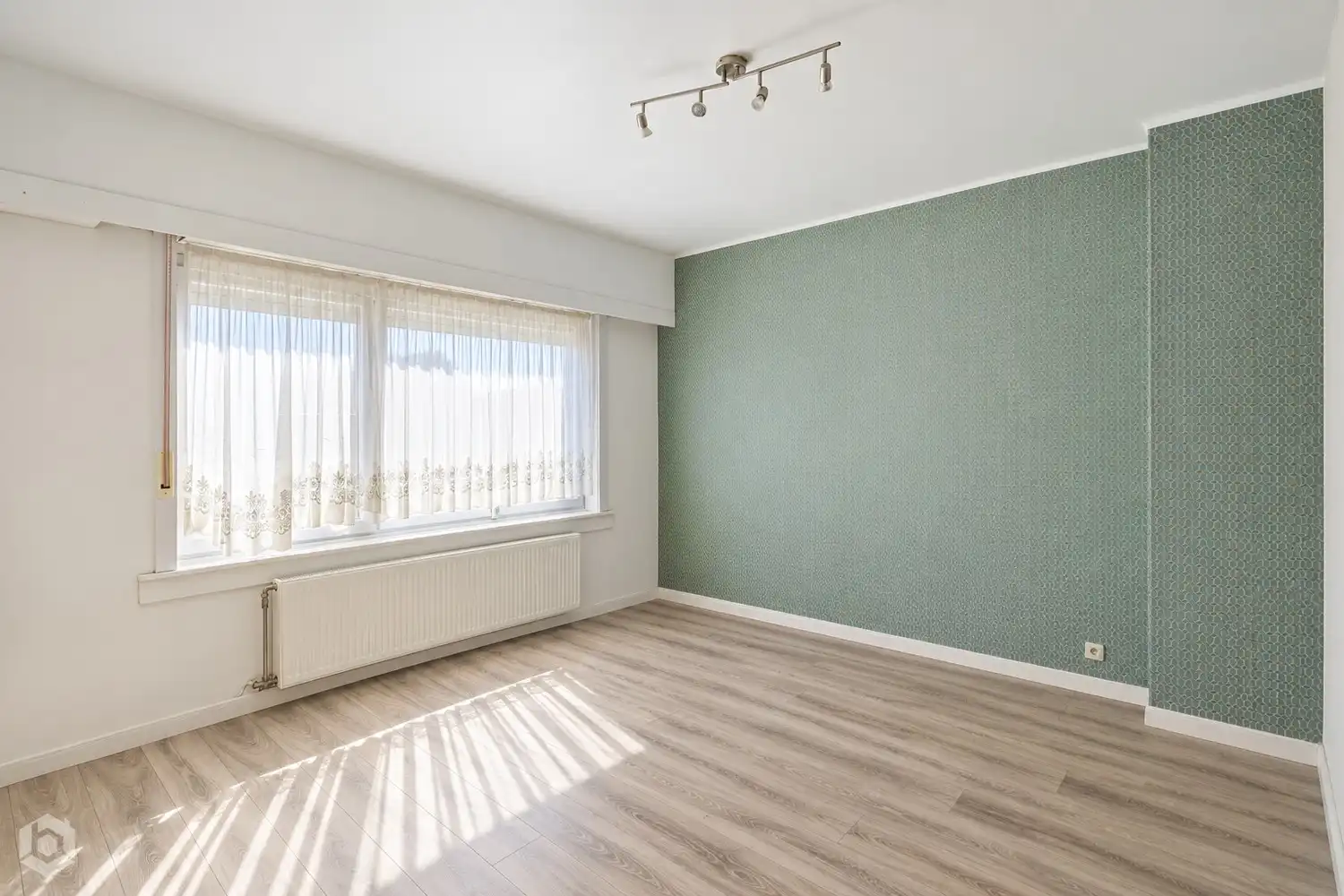 Instapklare woning met 4 slpkrs en ruime tuin te Niel foto 11