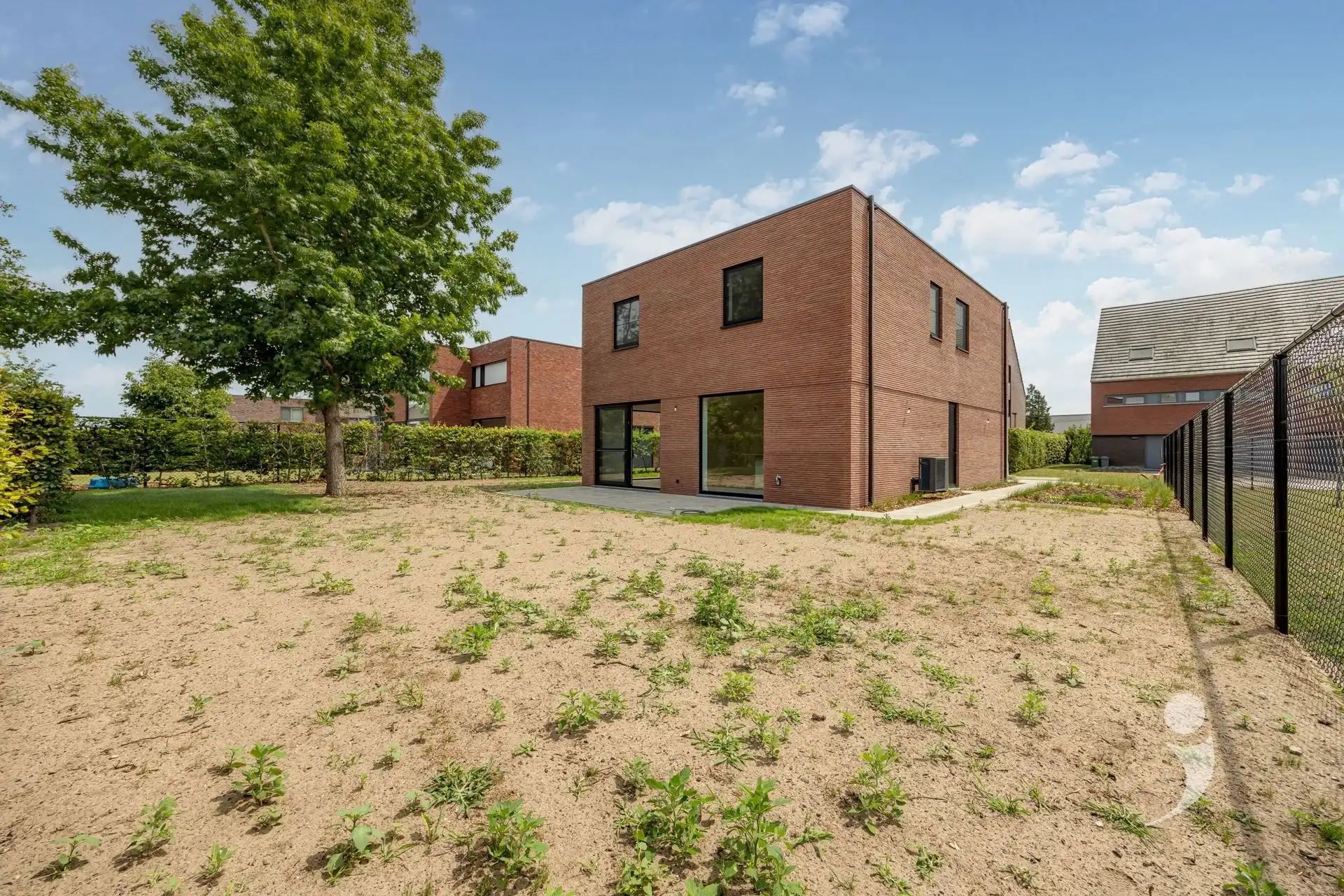 Nieuwbouwwoning in zeer rustige straat! foto 27
