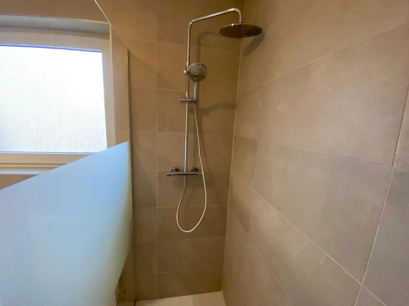 Instapklaar appartement 2de verdieping met lift. foto 18