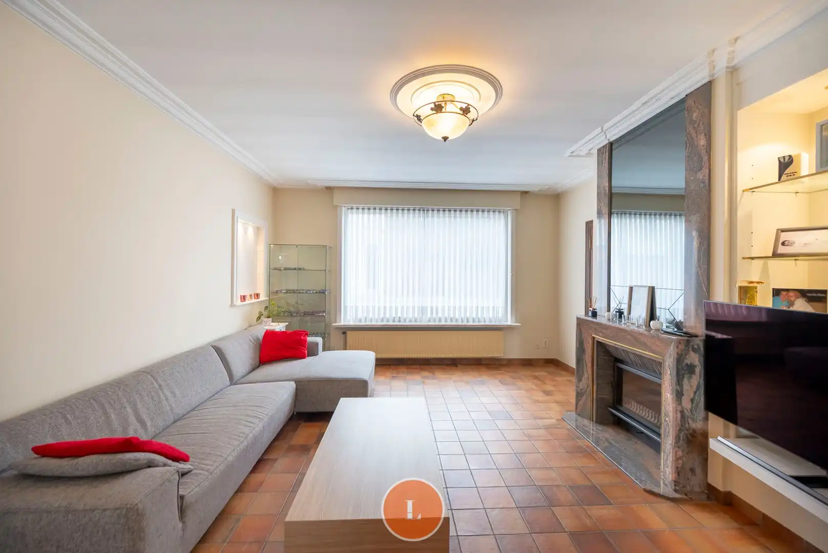 Ruime gezinswoning met grote tuin en uitweg te koop in Menen. foto 4