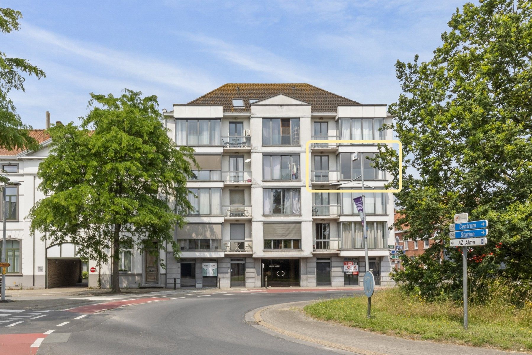 Licht overgoten en Ruim 2-slaapkamer appartement op toplocatie in Eeklo foto 1