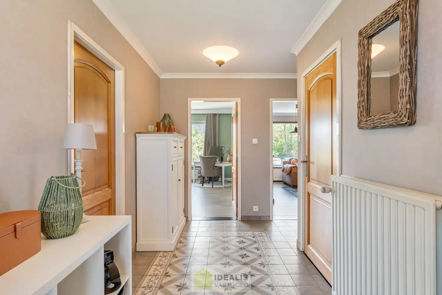 IDEALIS VASTGOED – Goed onderhouden en aangename gelijkvloerse woning met 2 slaapkamers op een prachtig, ruim en uiterst breed perceel foto 5