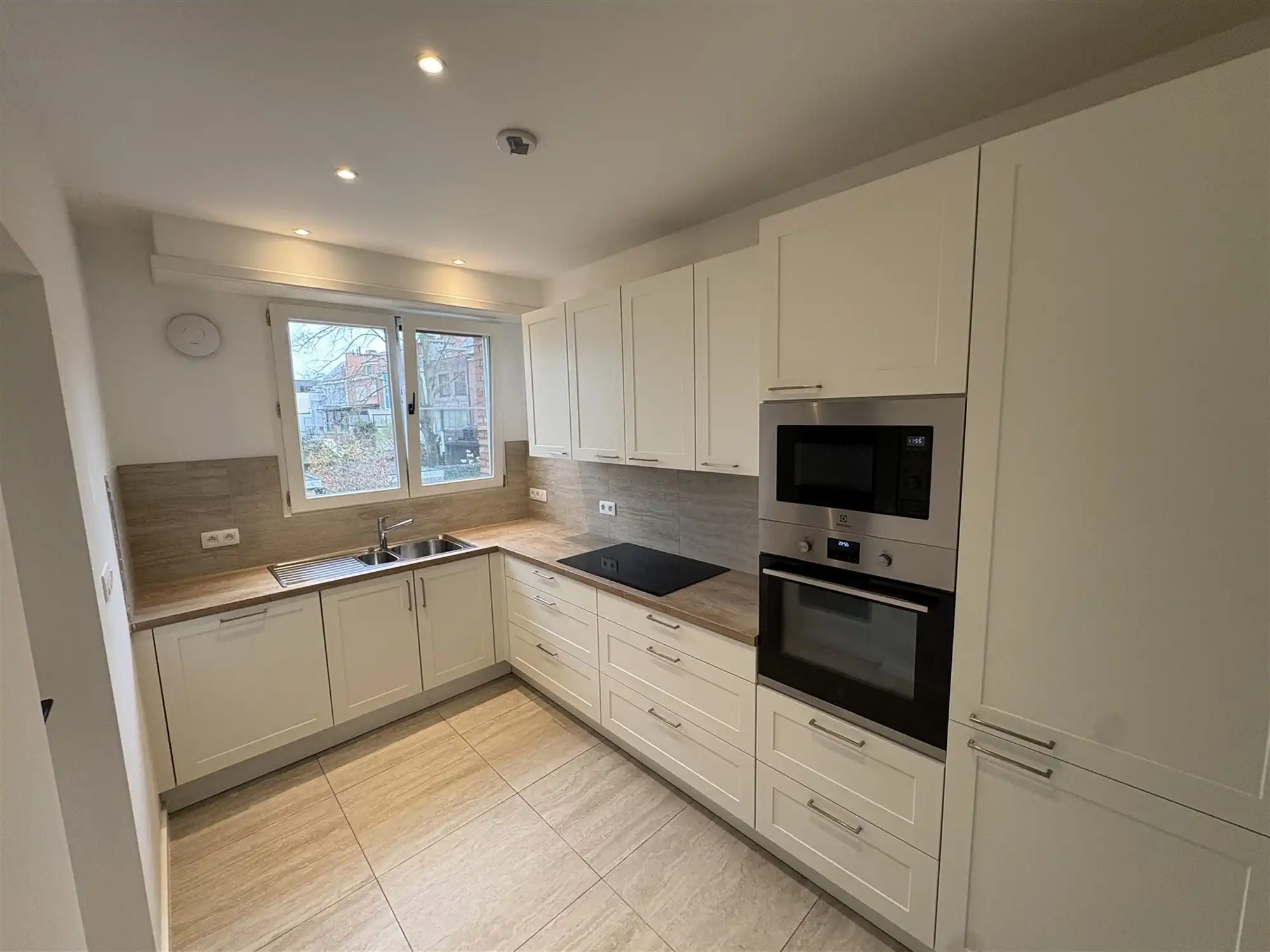 Vrijstaande woning met 3 slpks + mogelijkheid vrij beroep. foto 8