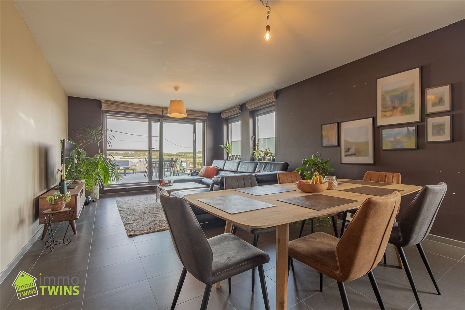 Instapklaar appartement met terras te Moerzeke foto 2