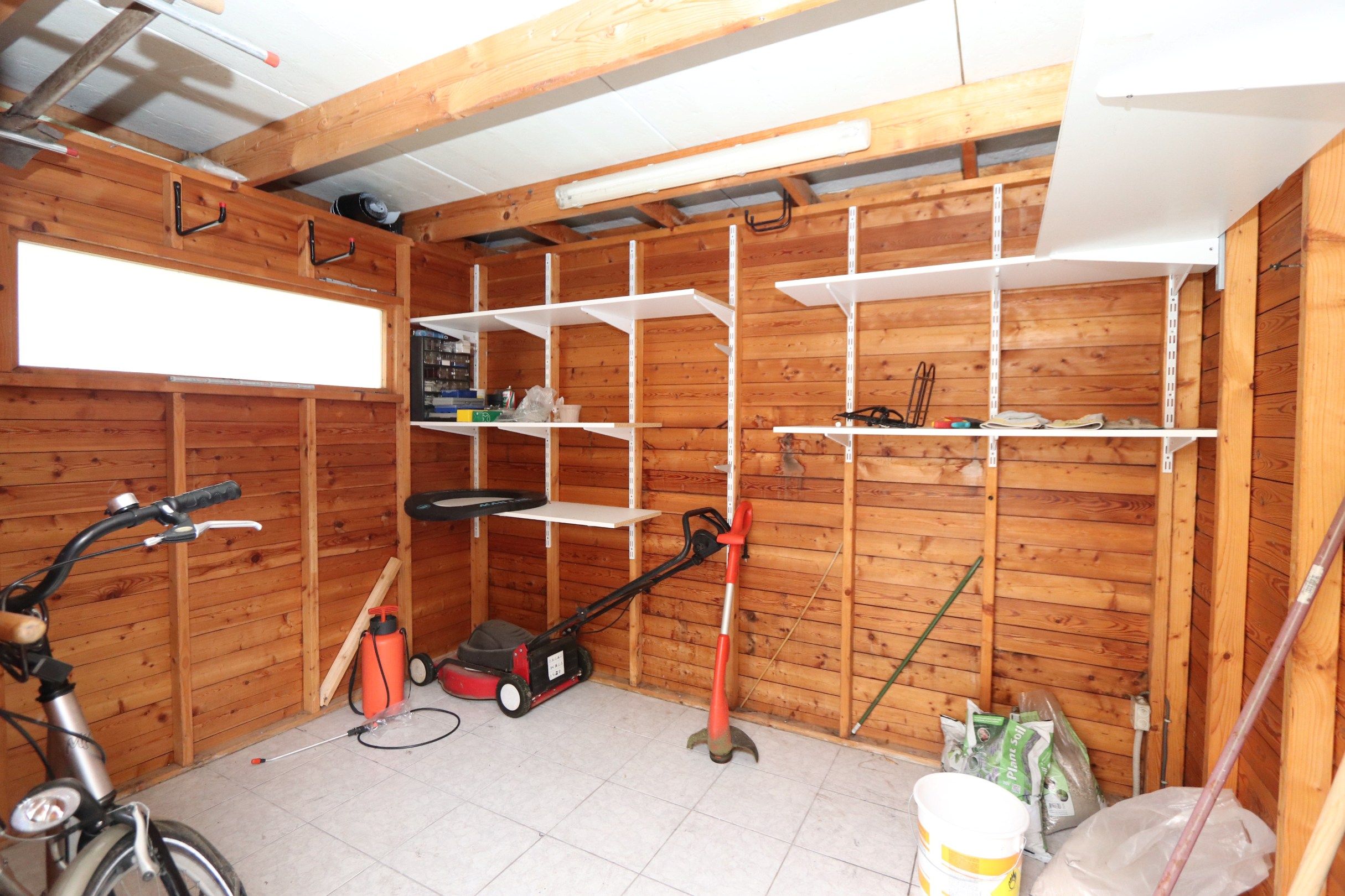 GEZINSWONING MET 4 SLAAPKAMERS EN GARAGE foto 17