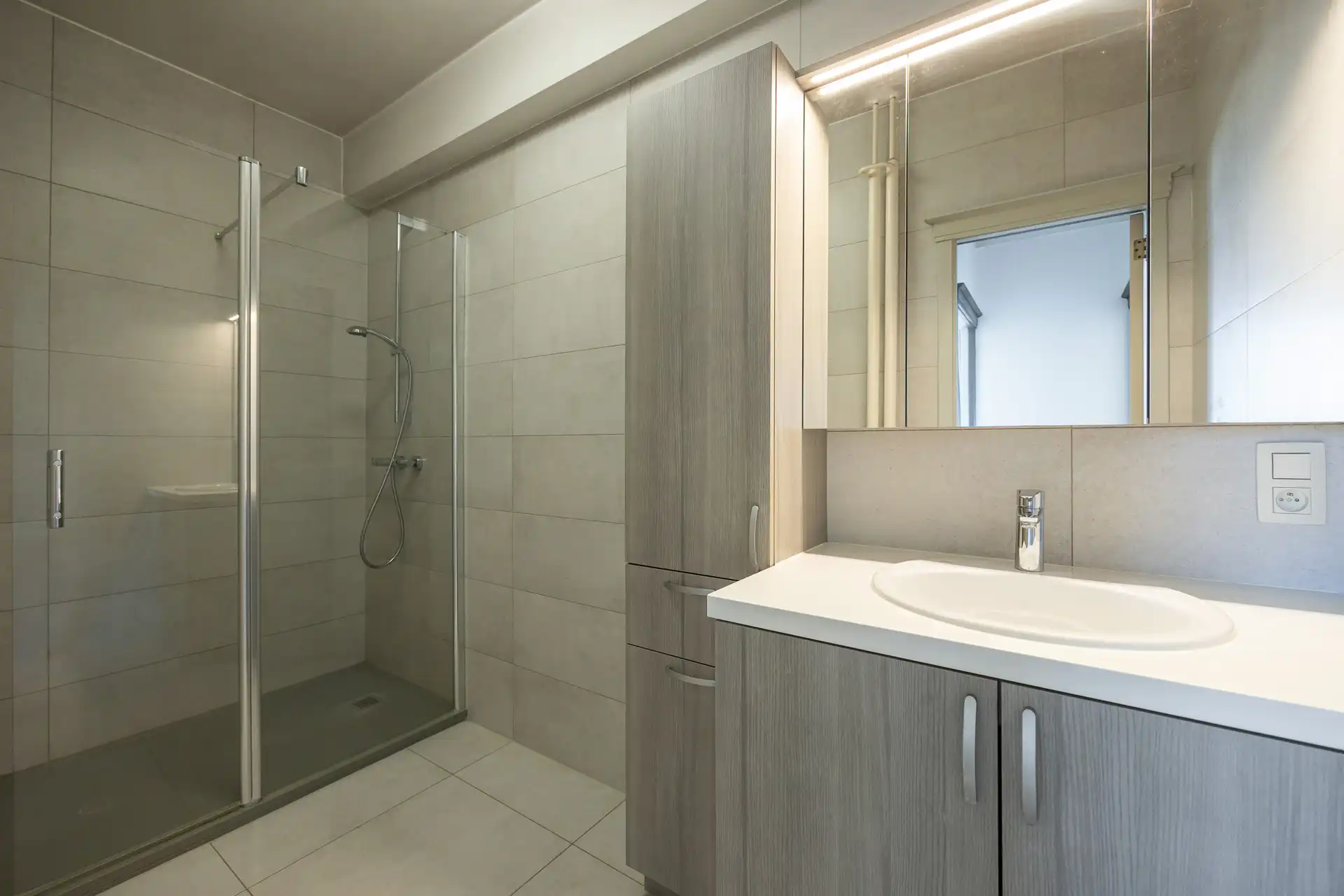 Ruim en lichtrijk appartement met panoramisch uitzicht! foto 14