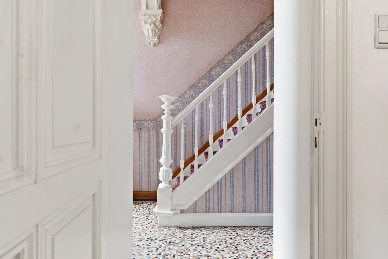 AUTHENTIEK HERENHUIS MET PRAKTIJKRUIMTE, TUIN EN GARAGE MET STALLEN IN HARTJE BORGLOON foto 12