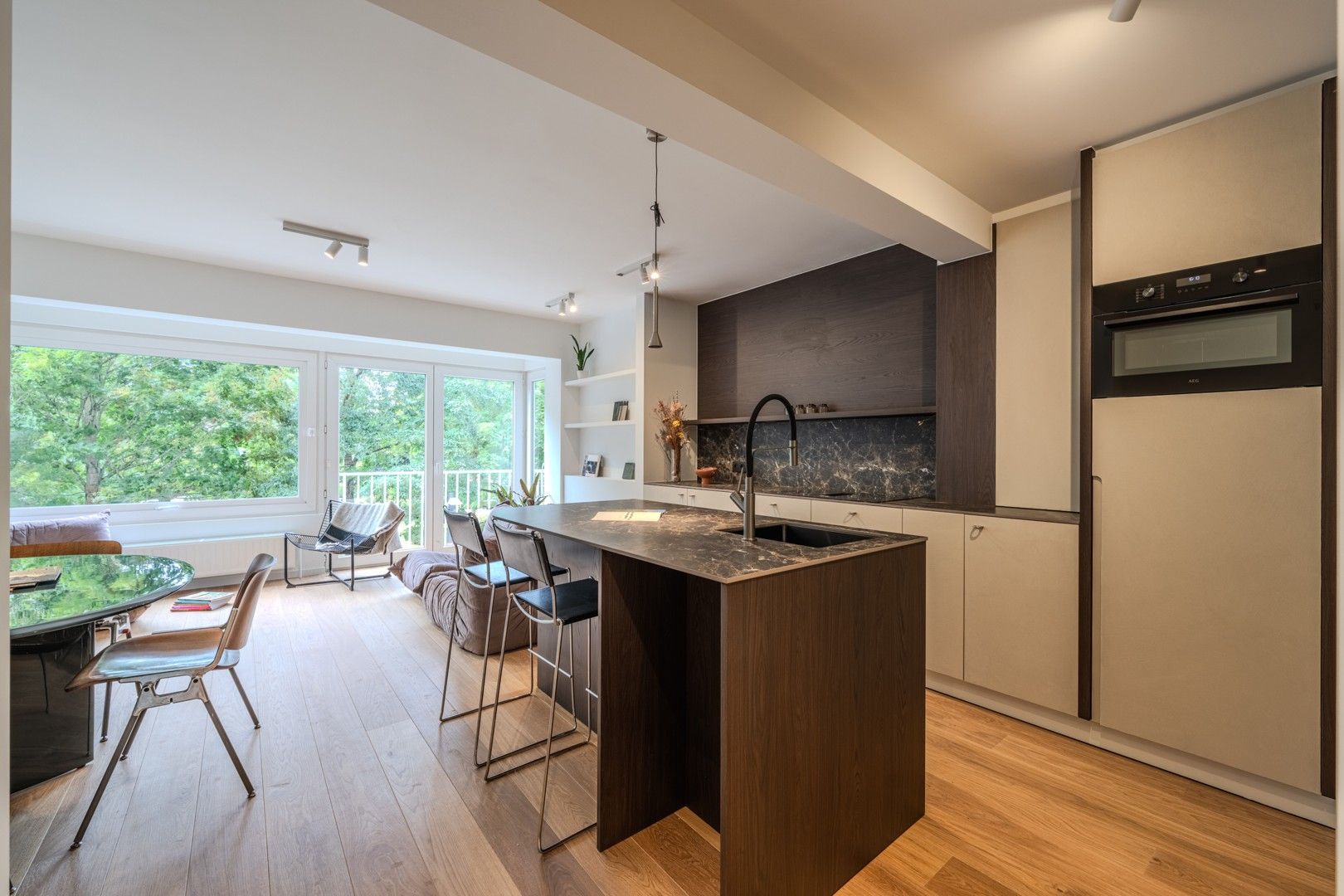 Gerenoveerd appartement op topligging foto 6