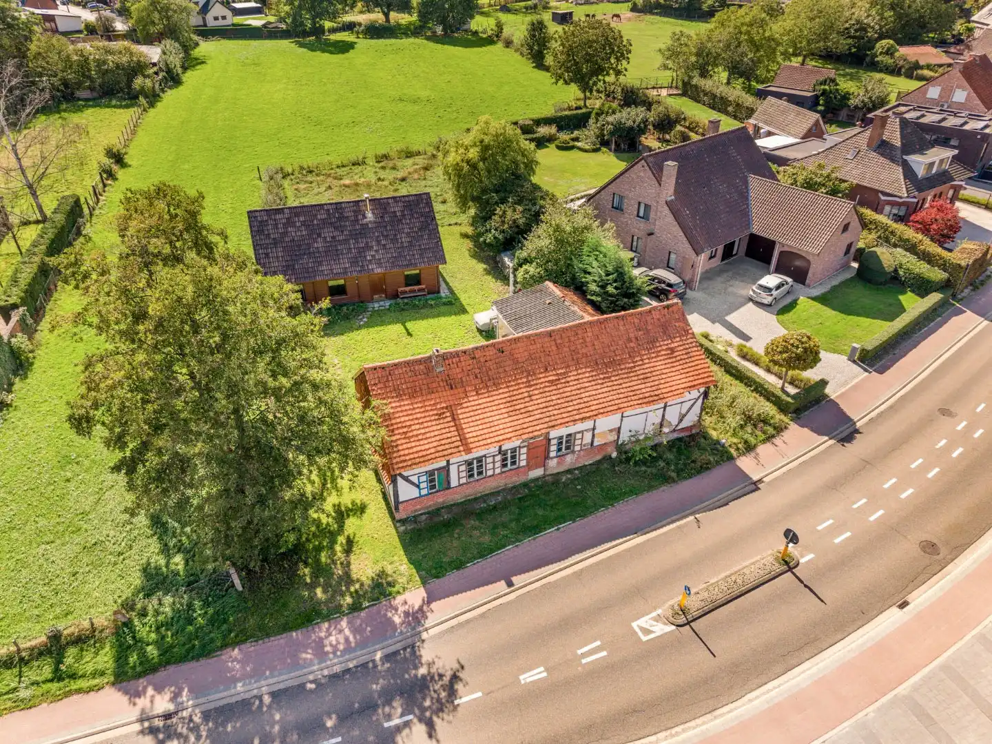 Unieke beschermd erfgoed hoeve op een perceel van 12a47 te Hasselt foto 3
