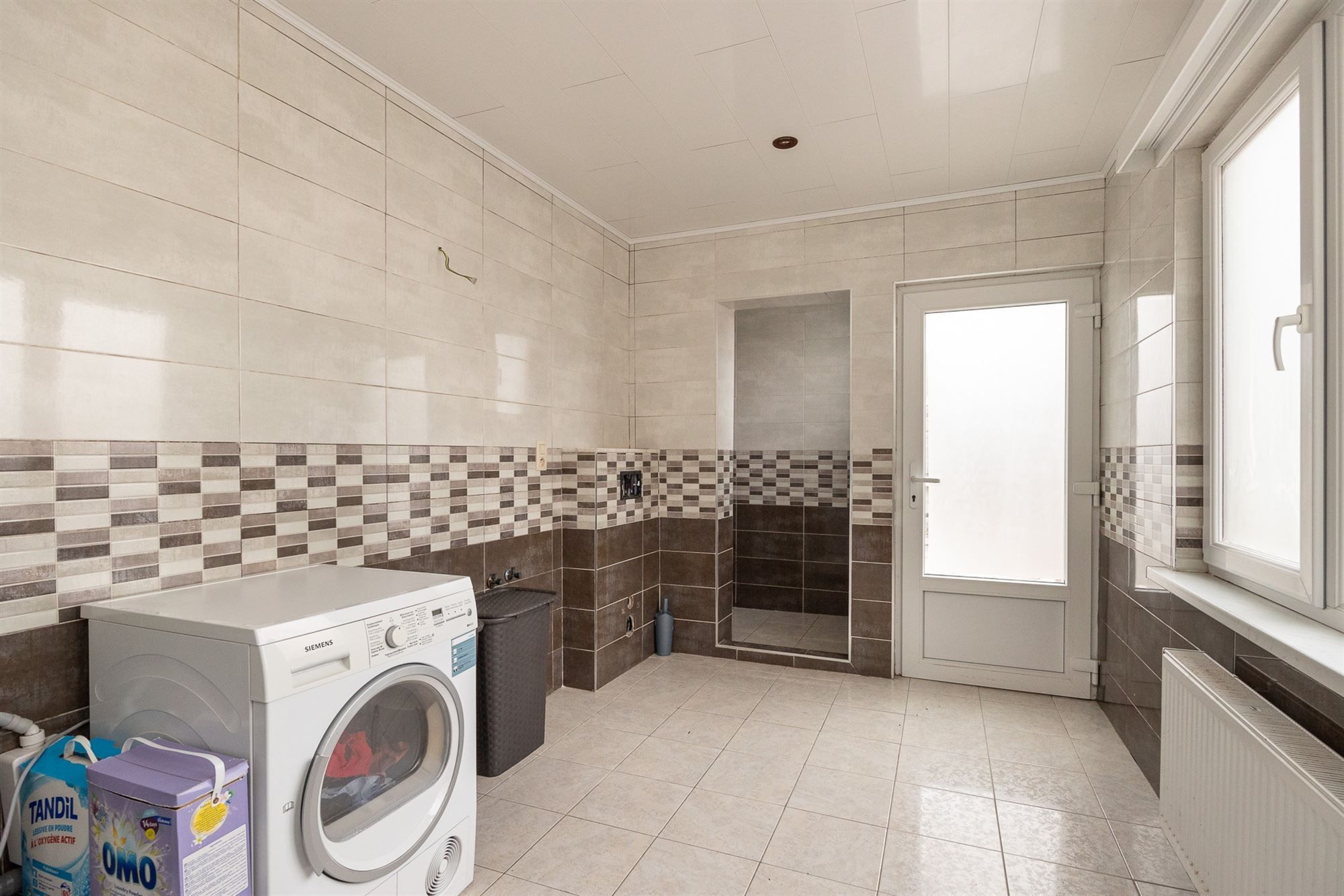 Gezinswoning met vier slaapkamers en tuin foto 17