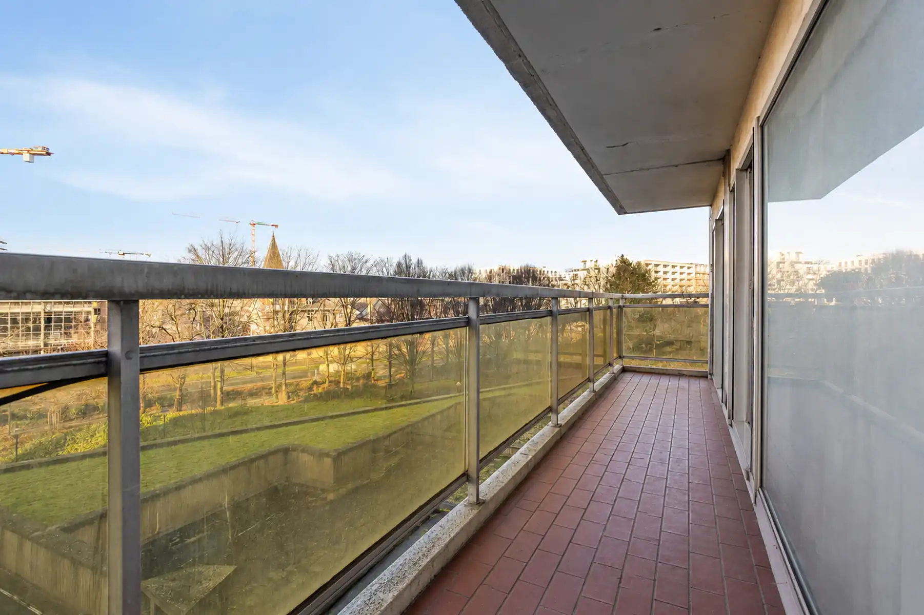 Ruim 3-slaapkamerappartement met terras foto 16