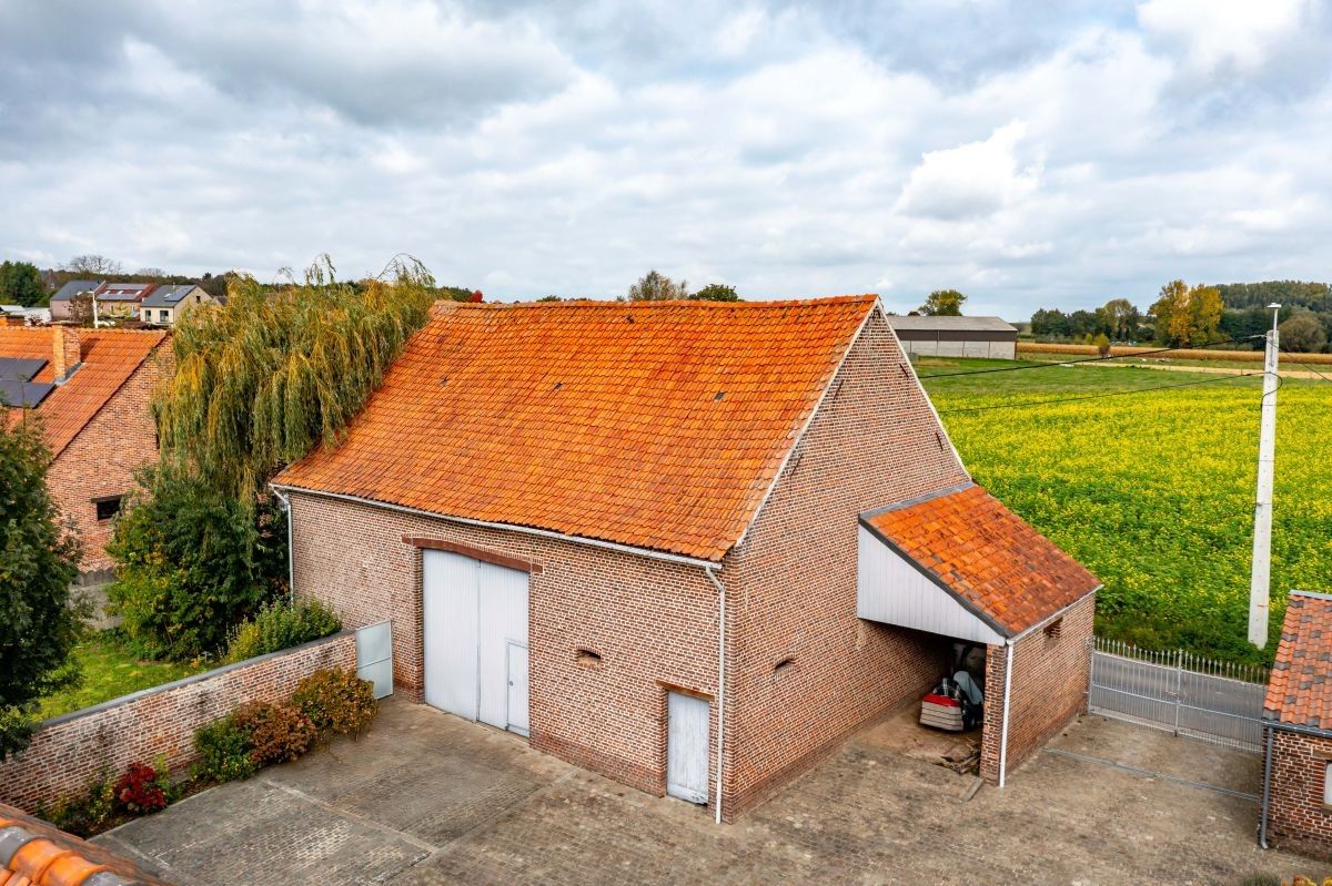 Hoeve vergund voor zonevreemd wonen te koop te Geraardsbergen foto 7