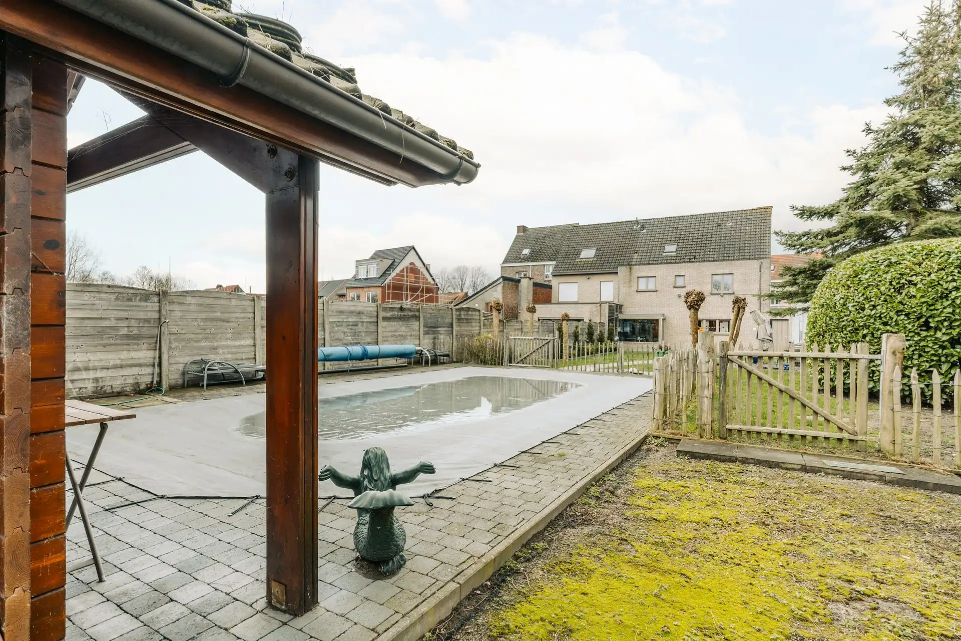 Stijlvolle halfopen woning met grote tuin en zwembad! foto 24