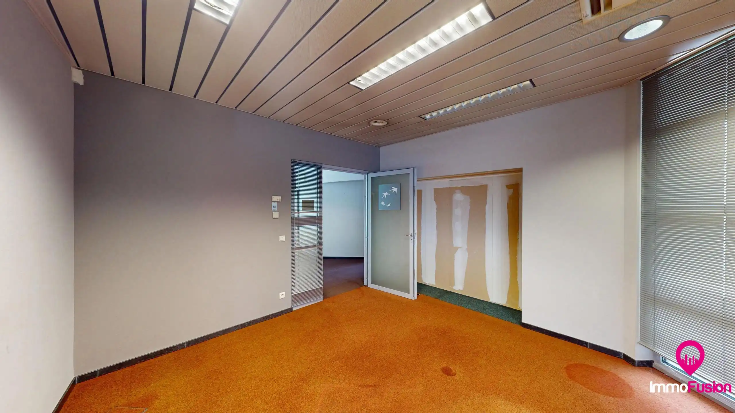 Zeer ruim kantoor op commerciële locatie in centrum Beringen foto 26