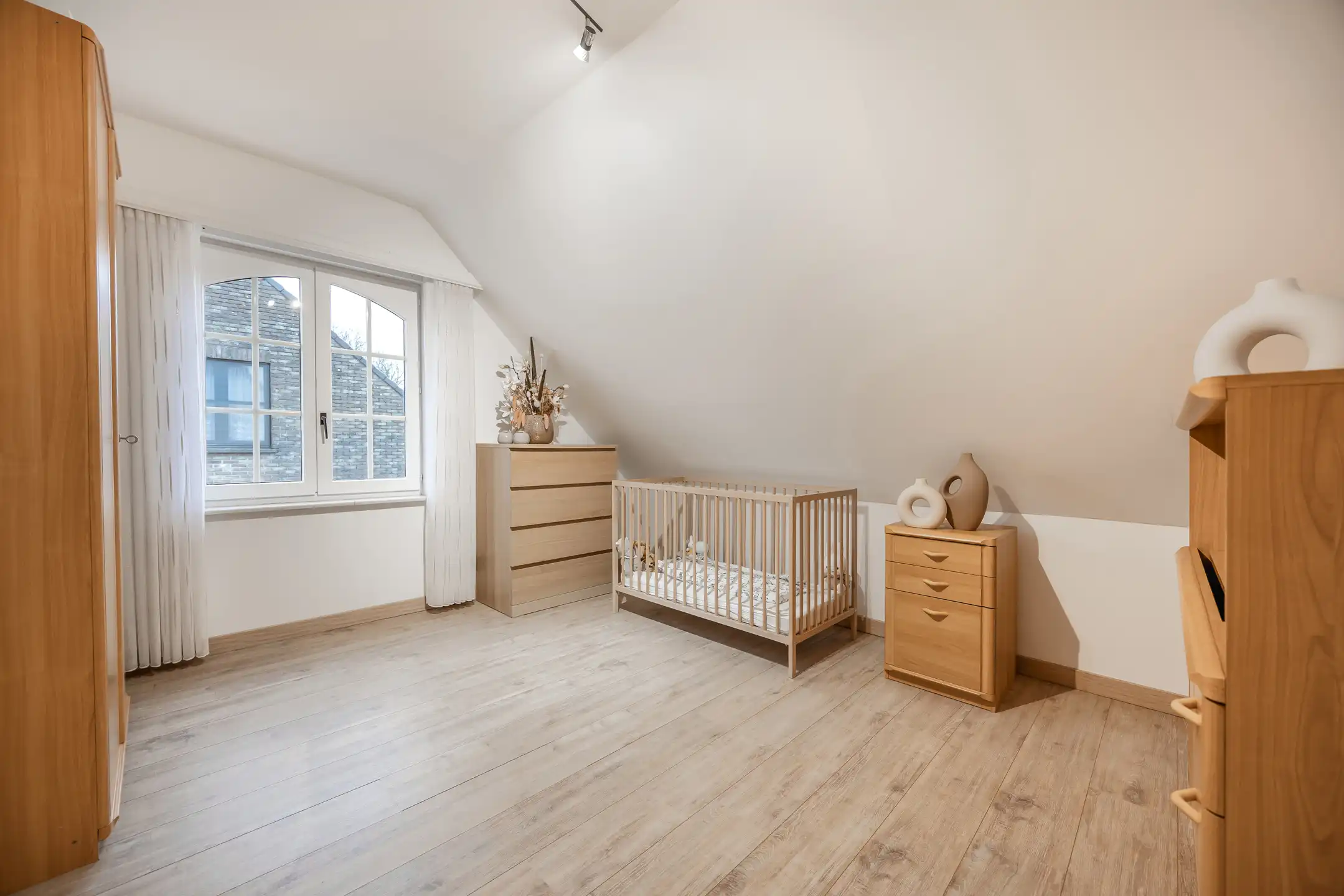 Ruime gezinswoning met prachtige tuin te Sint-Lenaarts foto 18