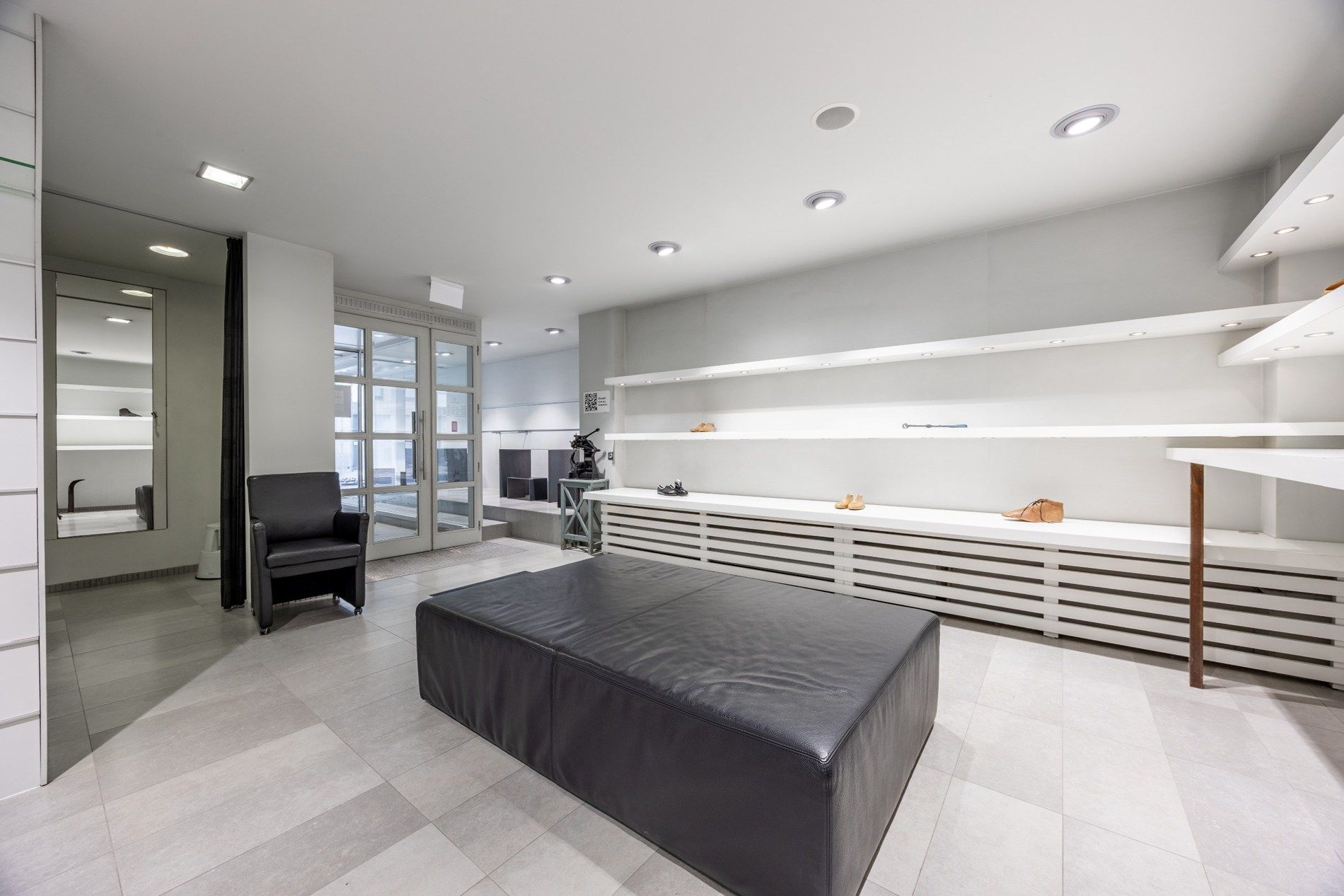 CENTRAAL GELEGEN COMMERCIEEL HANDELSPAND foto 10