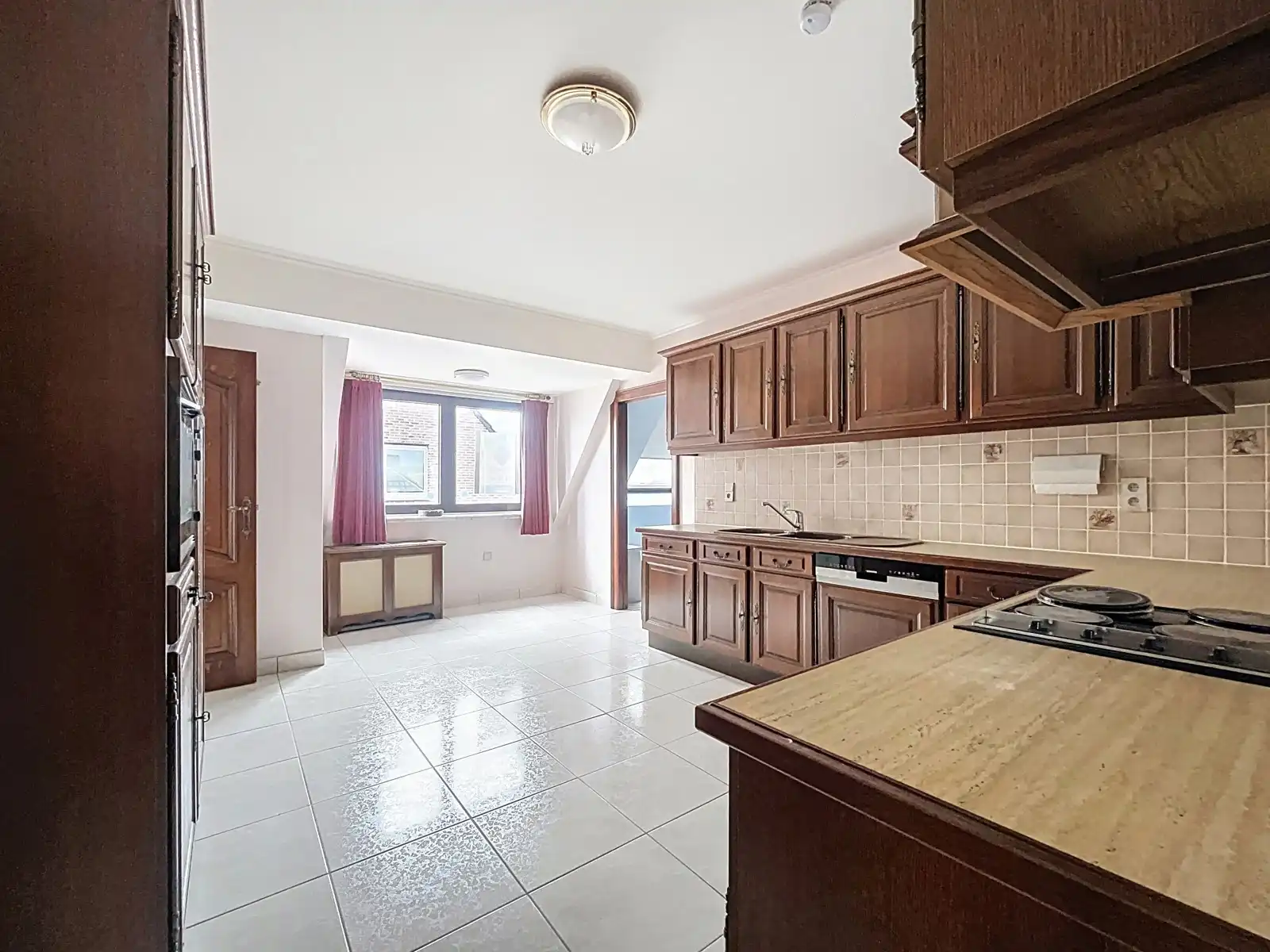 Centraal gelegen én Ruim dakappartement met 2 SLPK! foto 6