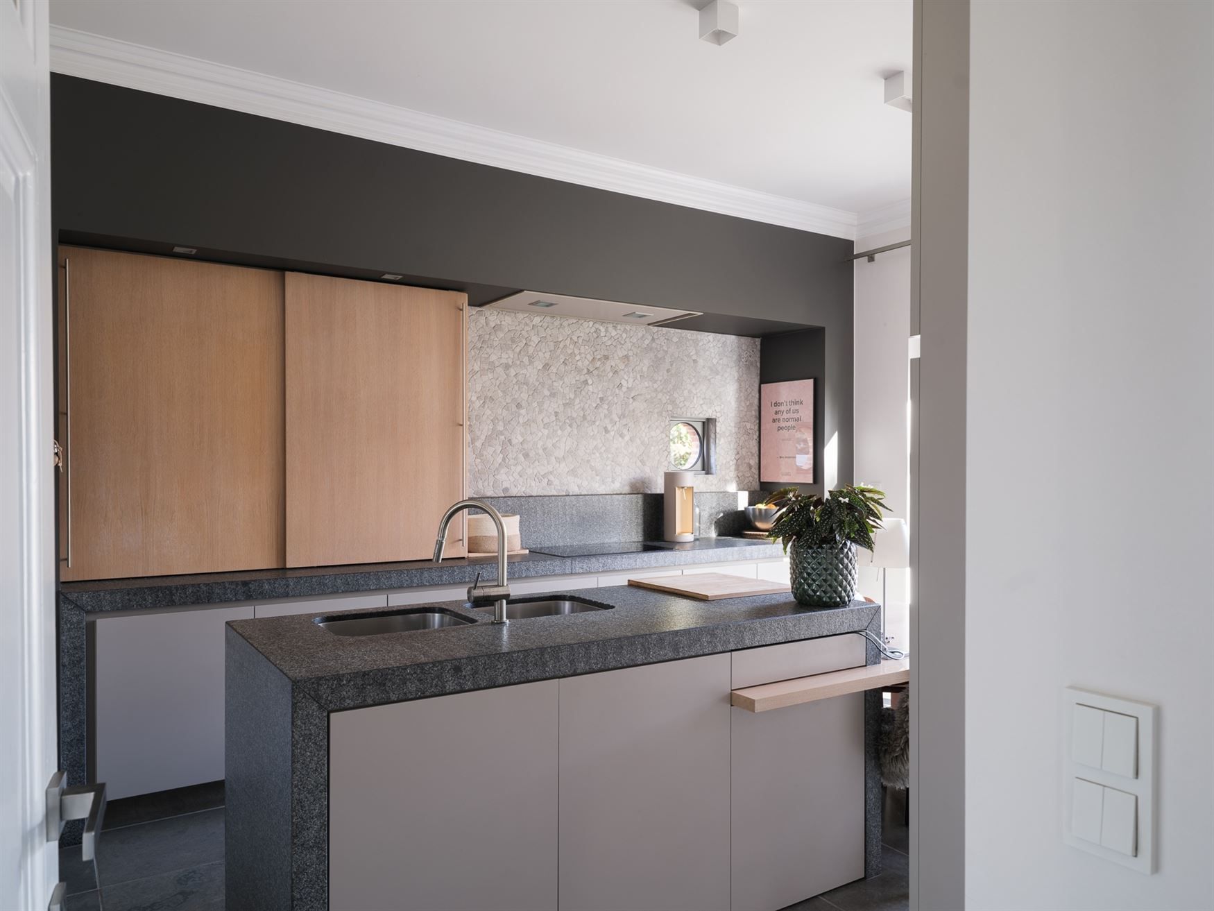 Hoogwaardig afgewerkte herenwoning + bijgebouw 84m2. foto 14