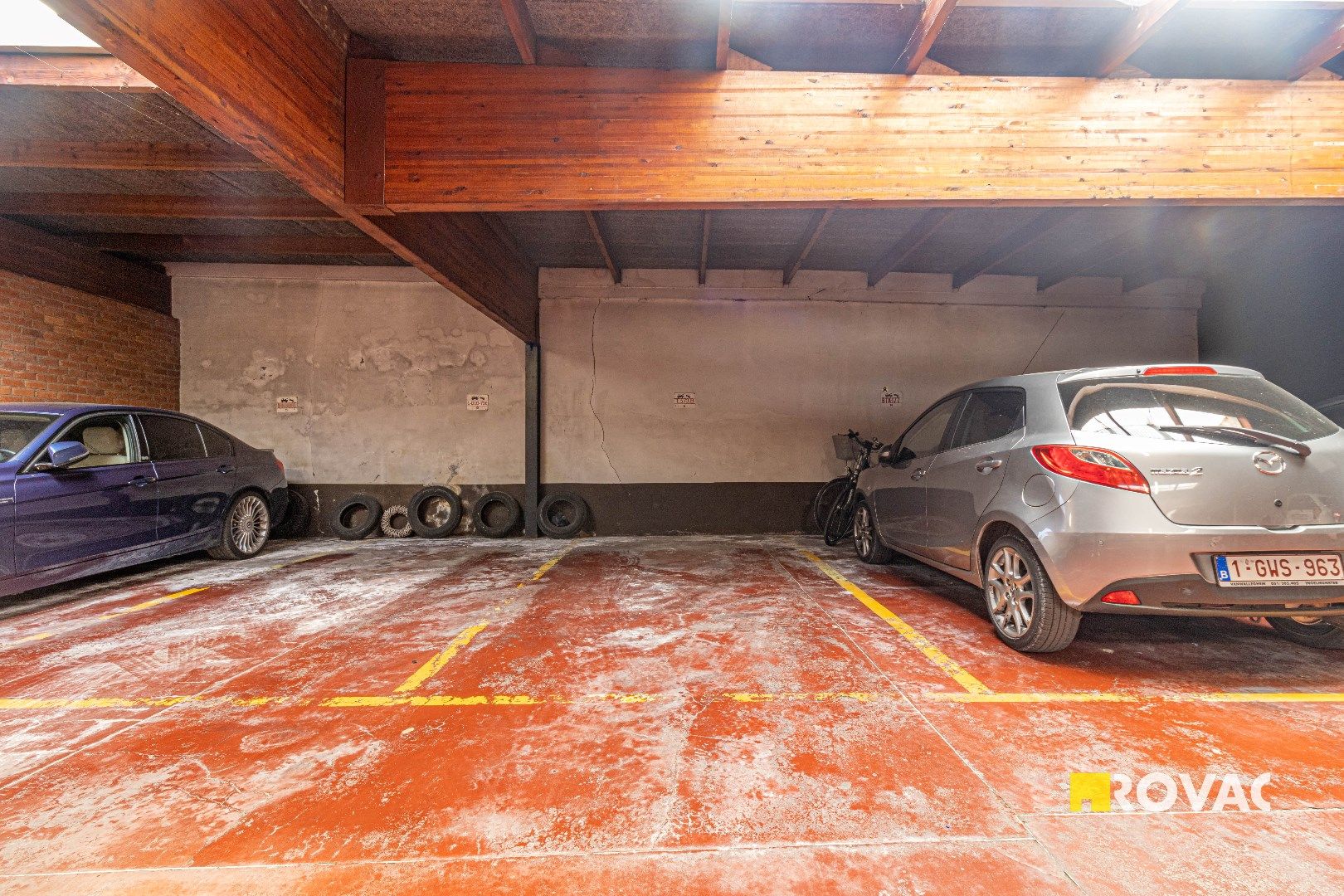 Centraal gelegen appartement met staanplaats en berging! foto 13