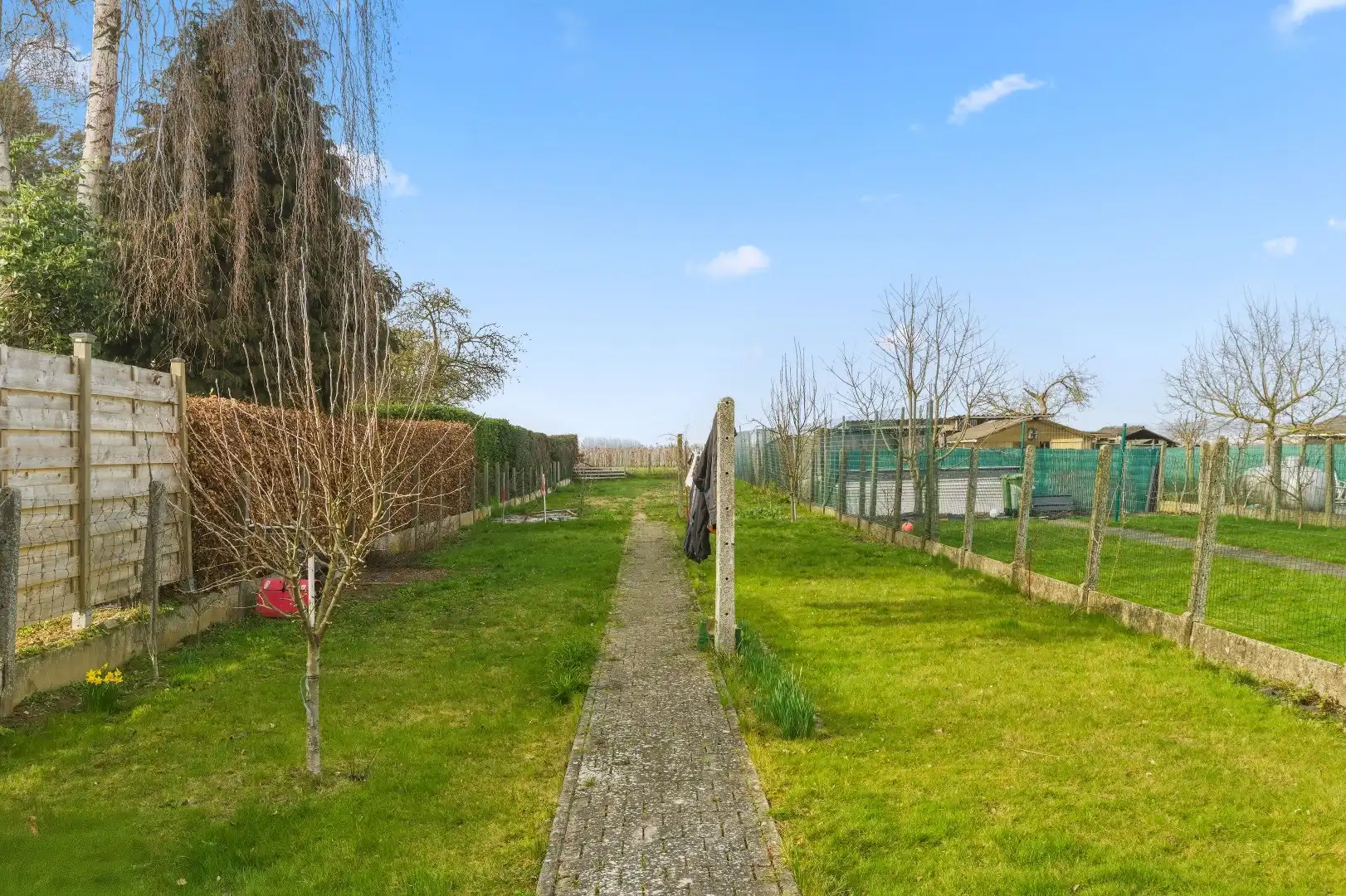 Instapklare halfopen bebouwing met 2 slaapkamers en ruime tuin foto 20