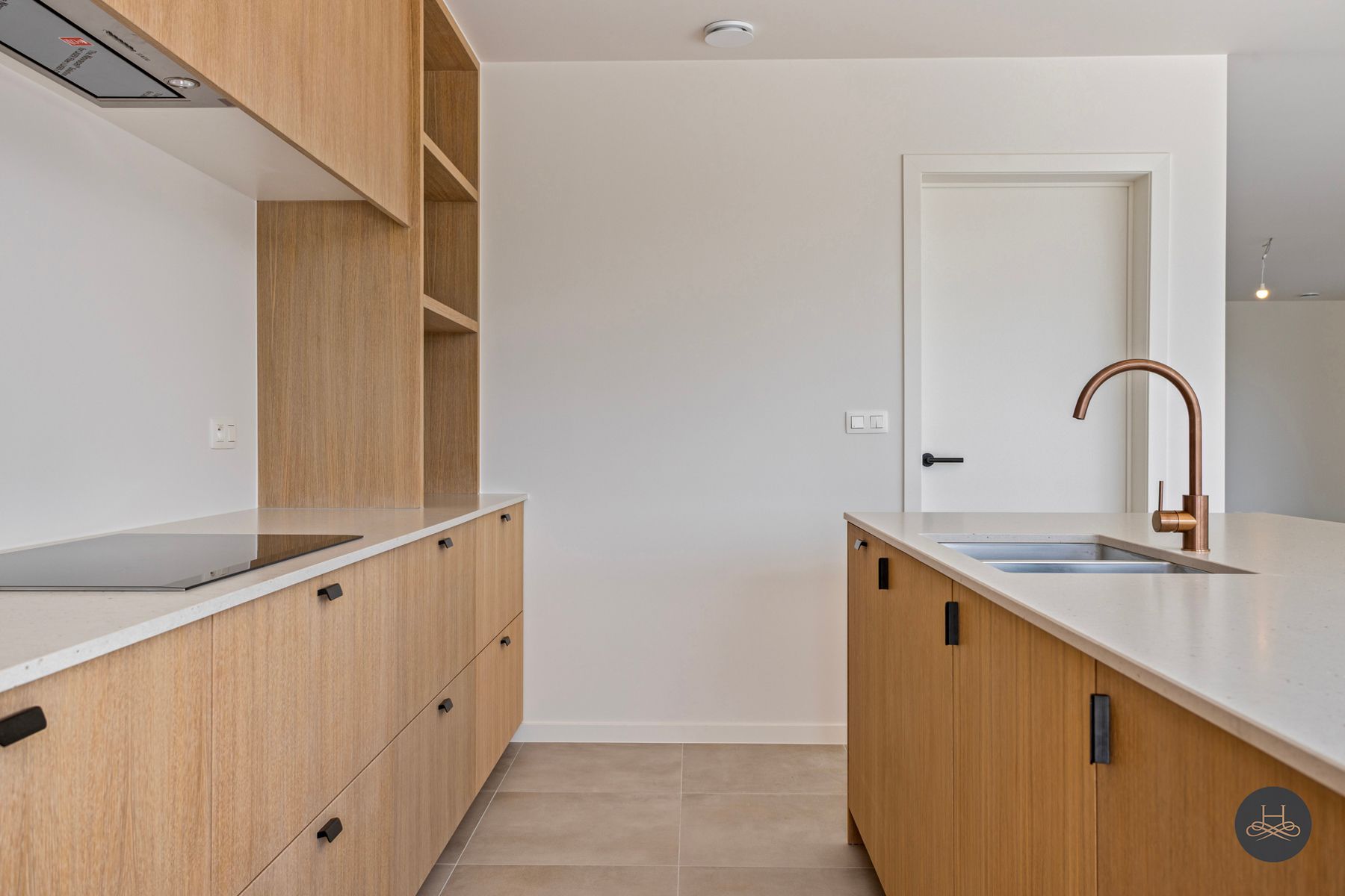 Hoogwaardig afgewerkte nieuwbouw villa met open zicht foto 11