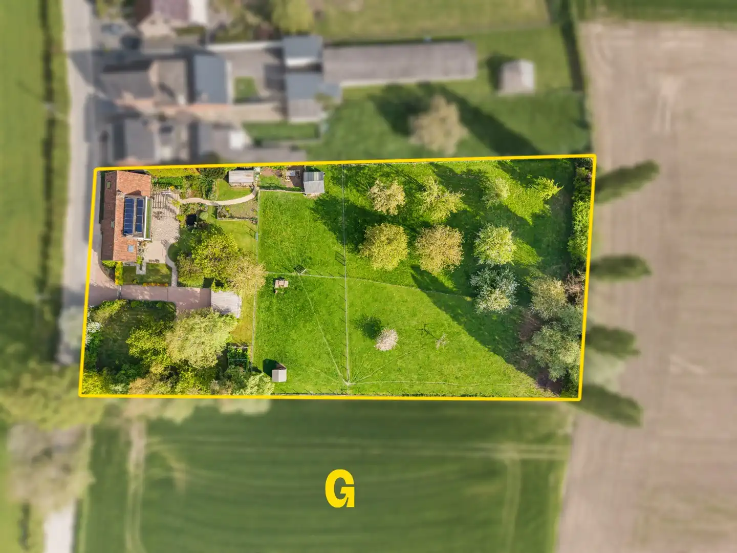 Uitstekend heropgebouwde karakterwoning op 50 are, in een gegeerde rustige omgeving met zicht op de omliggende velden. foto 2