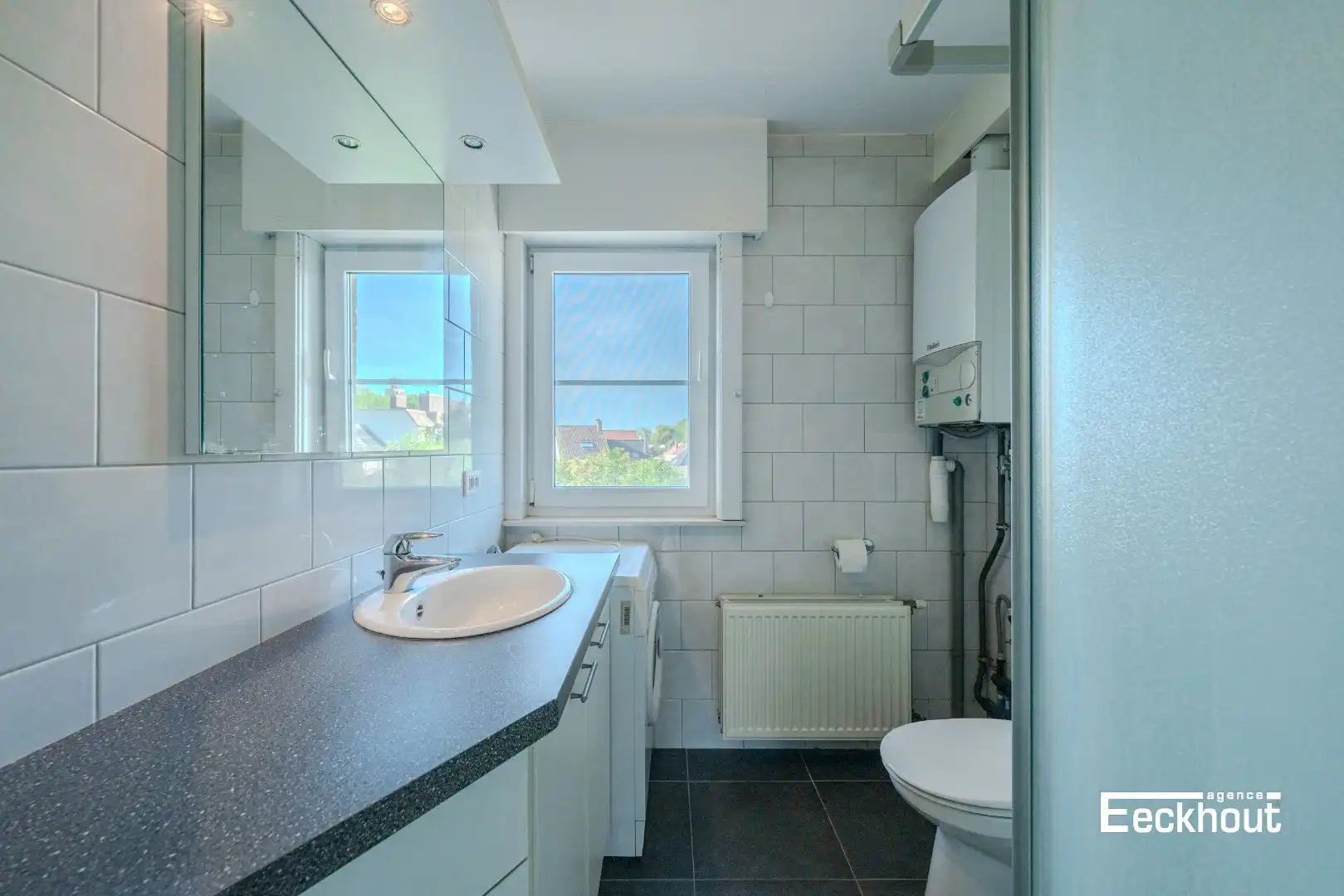 Modern appartement met groot zonneterras in rustige straat! foto 8