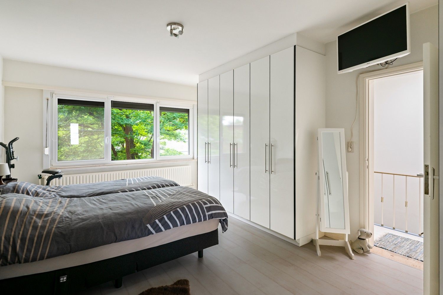 Instapklare woning met polyvalente praktijkruimte, 3 slaapkamers en aangename tuin te Wijnegem foto 13