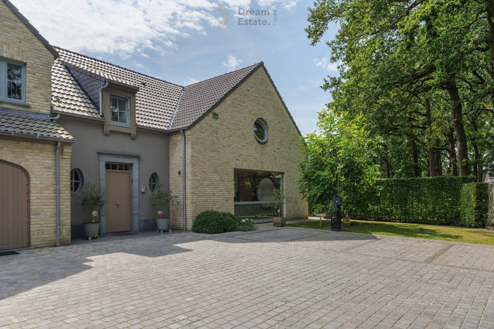 Prachtige woning in een rustige wijk nabij Damme foto 9